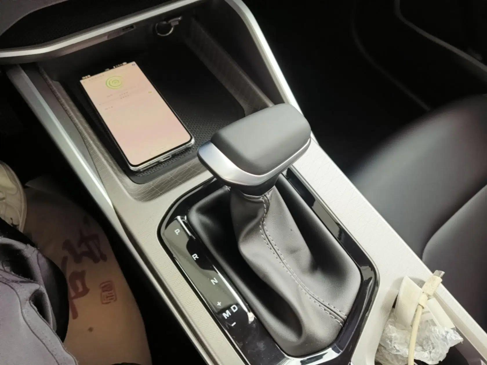 Geely Auto Emgrand 2025 4th Generation 1.5L CVT Luxury Version — миниатюра 24