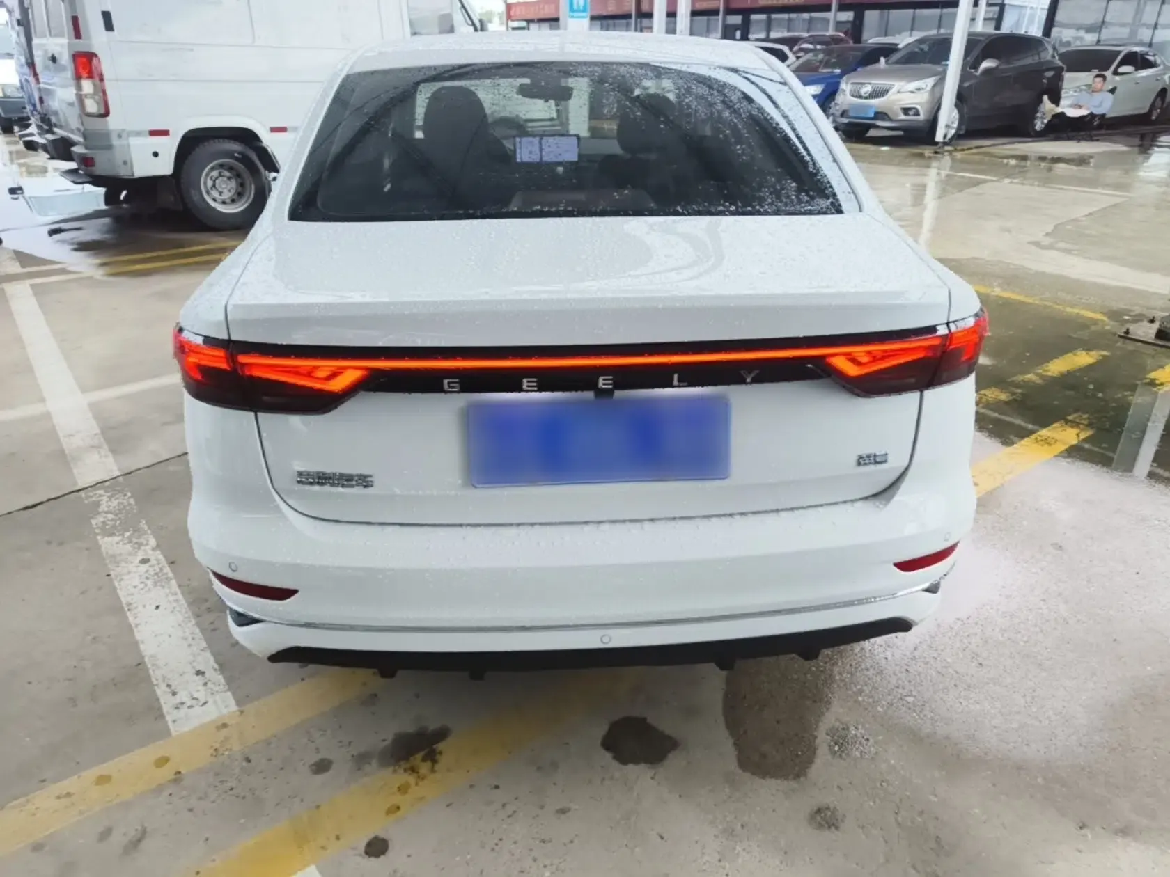 Geely Auto Emgrand 2025 4th Generation 1.5L CVT Luxury Version — миниатюра 5