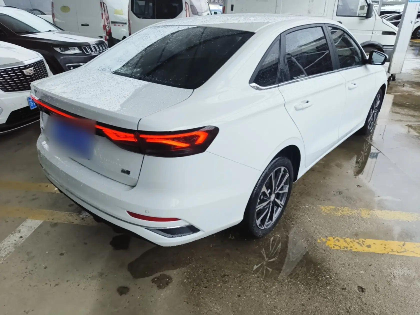 Geely Auto Emgrand 2025 4th Generation 1.5L CVT Luxury Version — миниатюра 6