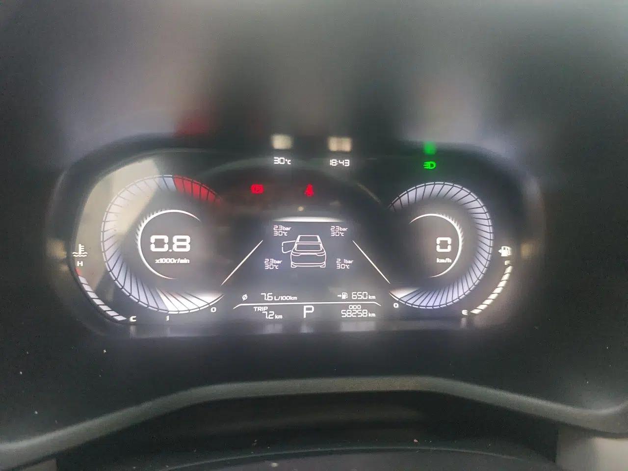 Geely Auto Emgrand 2022 4th Generation 1.5L CVT Luxury Model — миниатюра 10