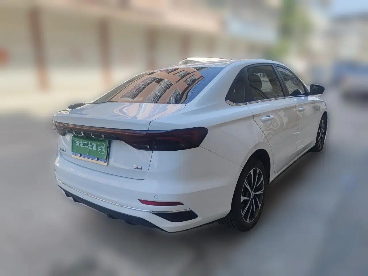 Geely Auto Emgrand 2025 4th Generation 1.5L CVT Luxury Version — миниатюра 6