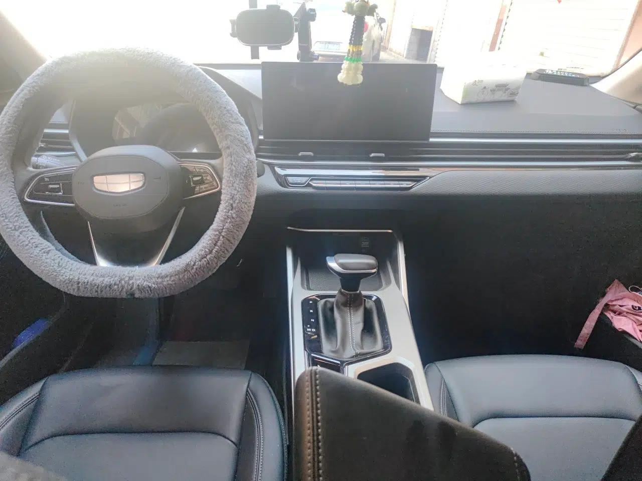 Geely Auto Emgrand 2025 4th Generation 1.5L CVT Luxury Version — миниатюра 9