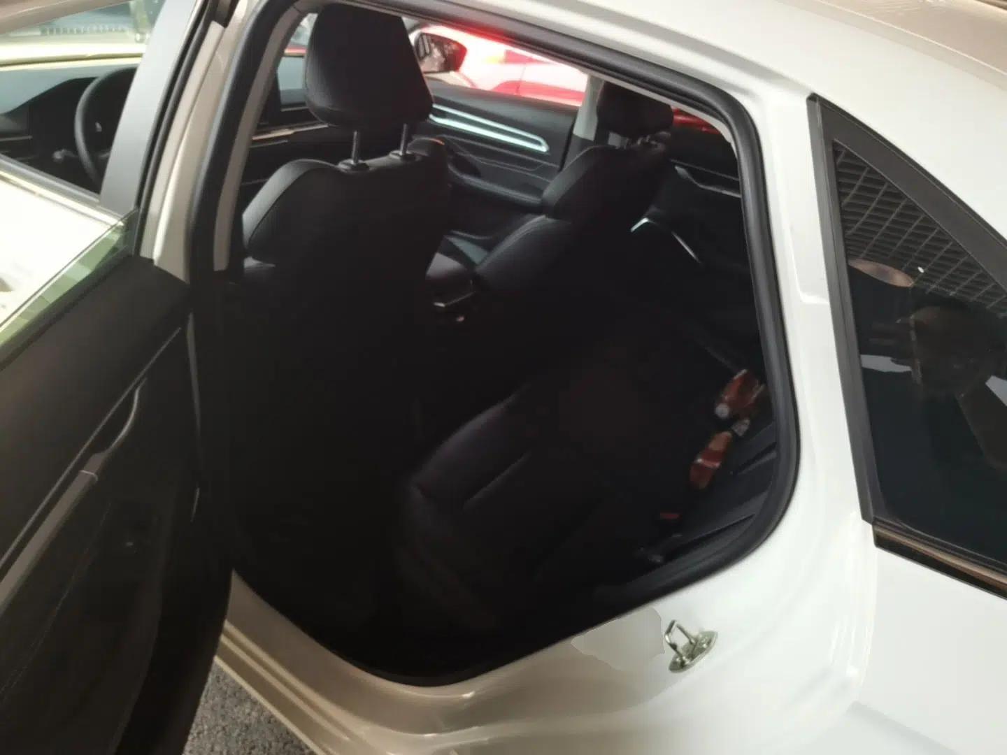 Geely Auto Emgrand 2022 4th Generation 1.5L CVT Luxury Model — миниатюра 20
