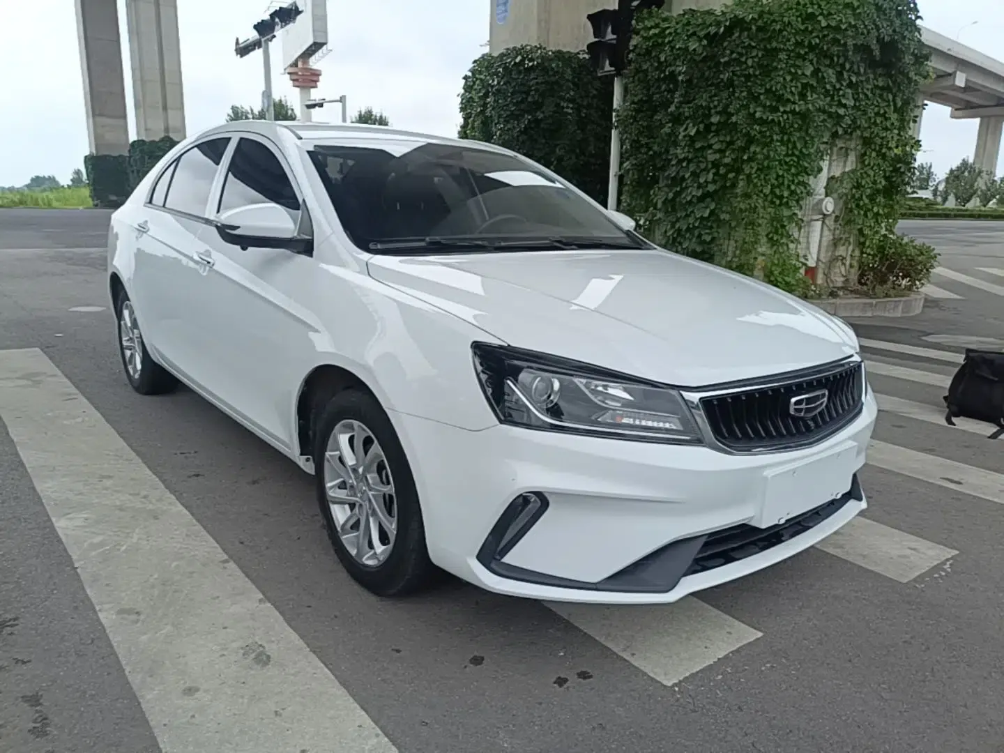 Geely Auto Emgrand 2021 UP 1.5L CVT Comfort Model — миниатюра 3