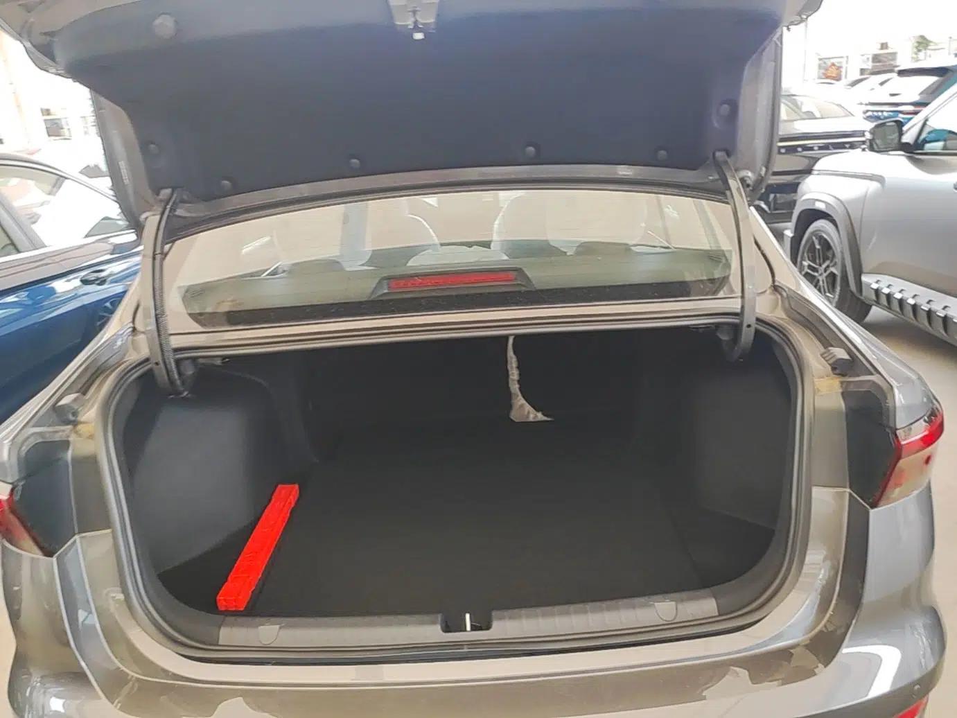 Geely Auto Emgrand 2026 Model 4th Generation 4 Millionth Anniversary Edition 1.5L CVT Feiyue Edition — миниатюра 22