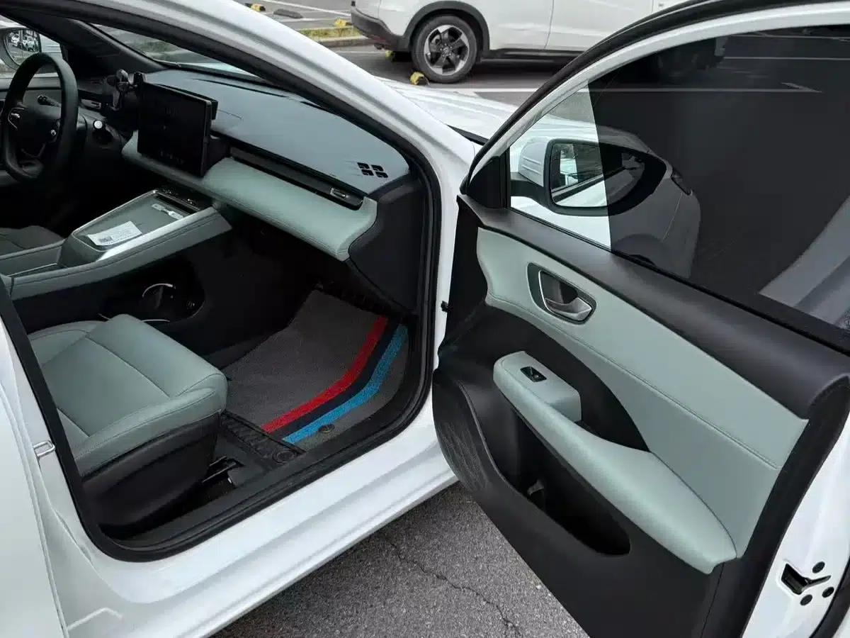 Roewe D6 2025 450km Premium Edition — миниатюра 10