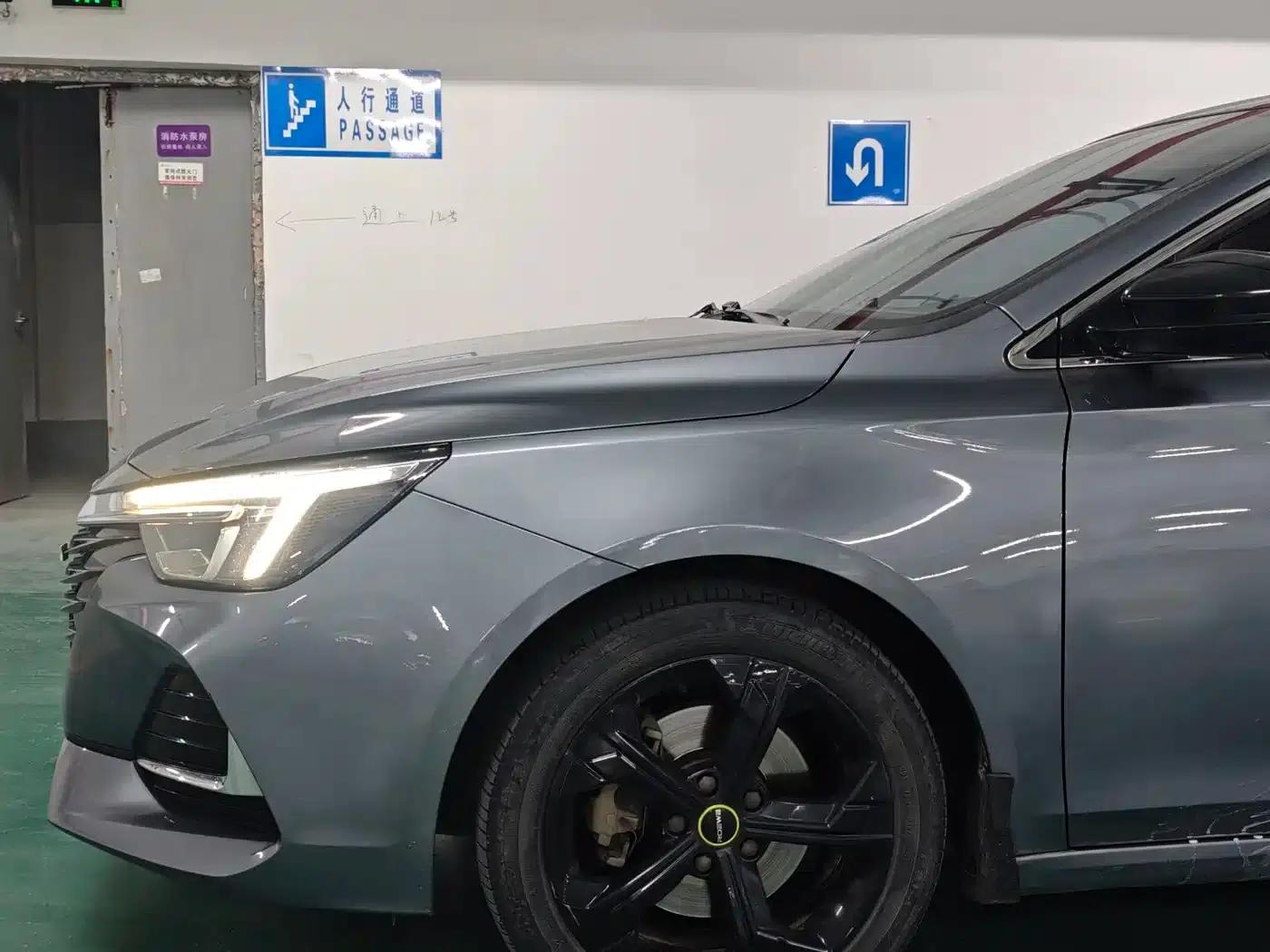 Roewe i6 MAX 2020 300TGI Automatic Cool Panoramic Sunroof Edition — миниатюра 3