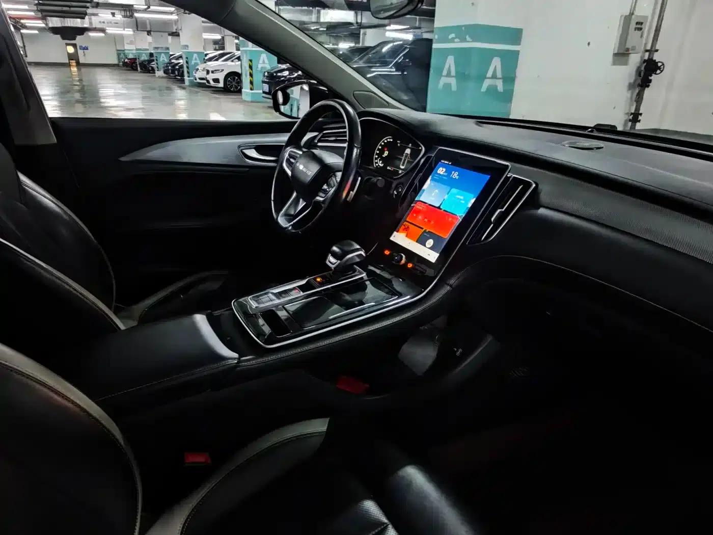 Roewe i6 MAX 2020 300TGI Automatic Cool Panoramic Sunroof Edition — миниатюра 9