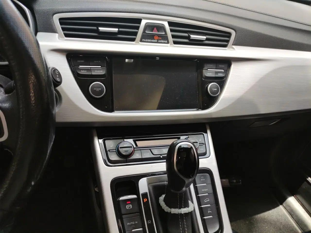 Geely Auto Emgrand X7 Sport 2018 1.8TD Automatic Two-Wheel Drive Smart Connect 4G Internet Edition — миниатюра 13