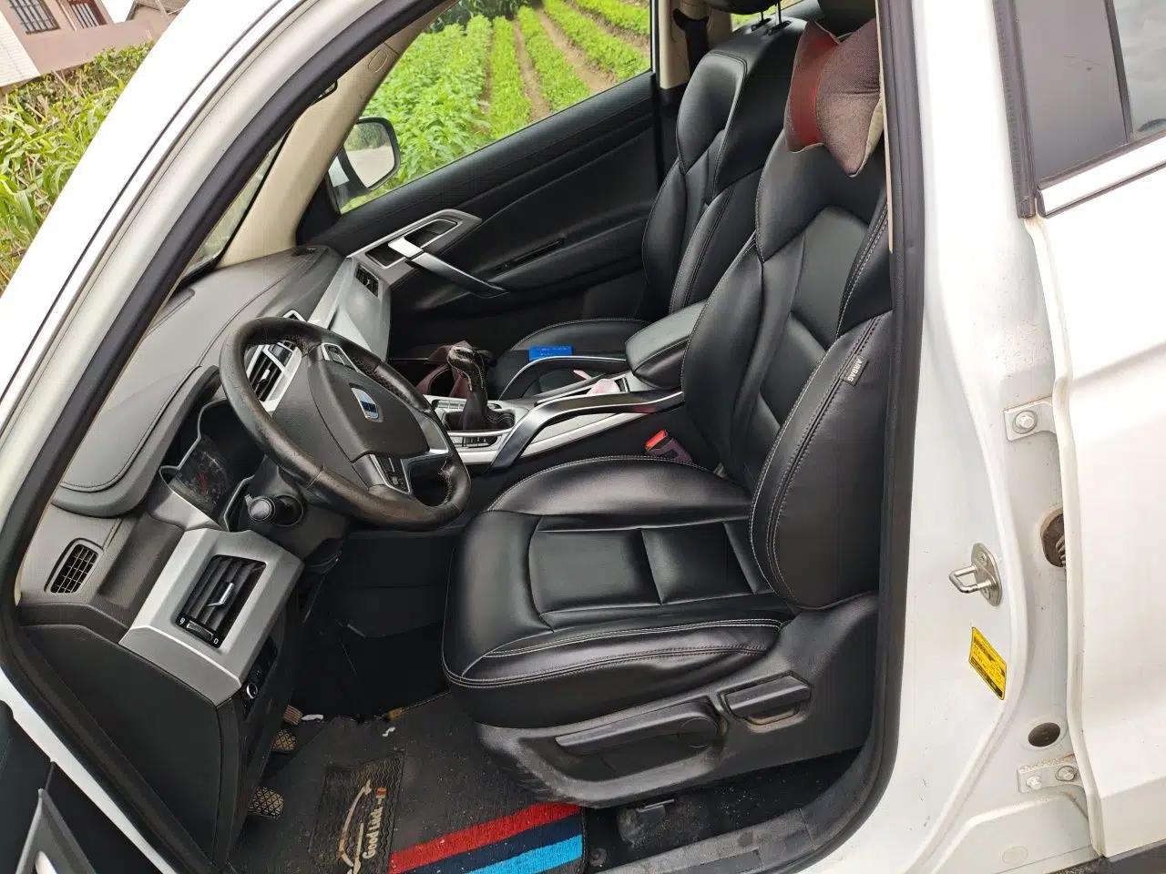 Geely Auto Emgrand X7 Sport 2016 2.0L Manual ZhiShang Version — миниатюра 15