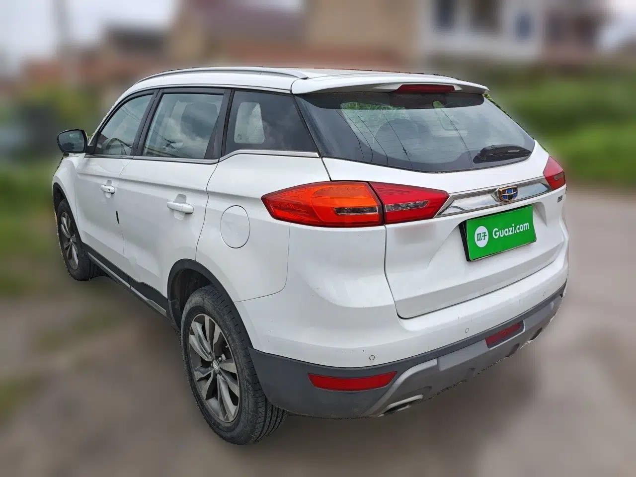 Geely Auto Emgrand X7 Sport 2016 2.0L Manual ZhiShang Version — миниатюра 4