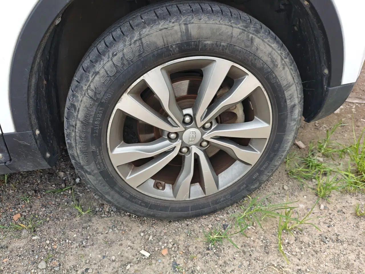 Geely Auto Emgrand X7 Sport 2016 2.0L Manual ZhiShang Version — миниатюра 8
