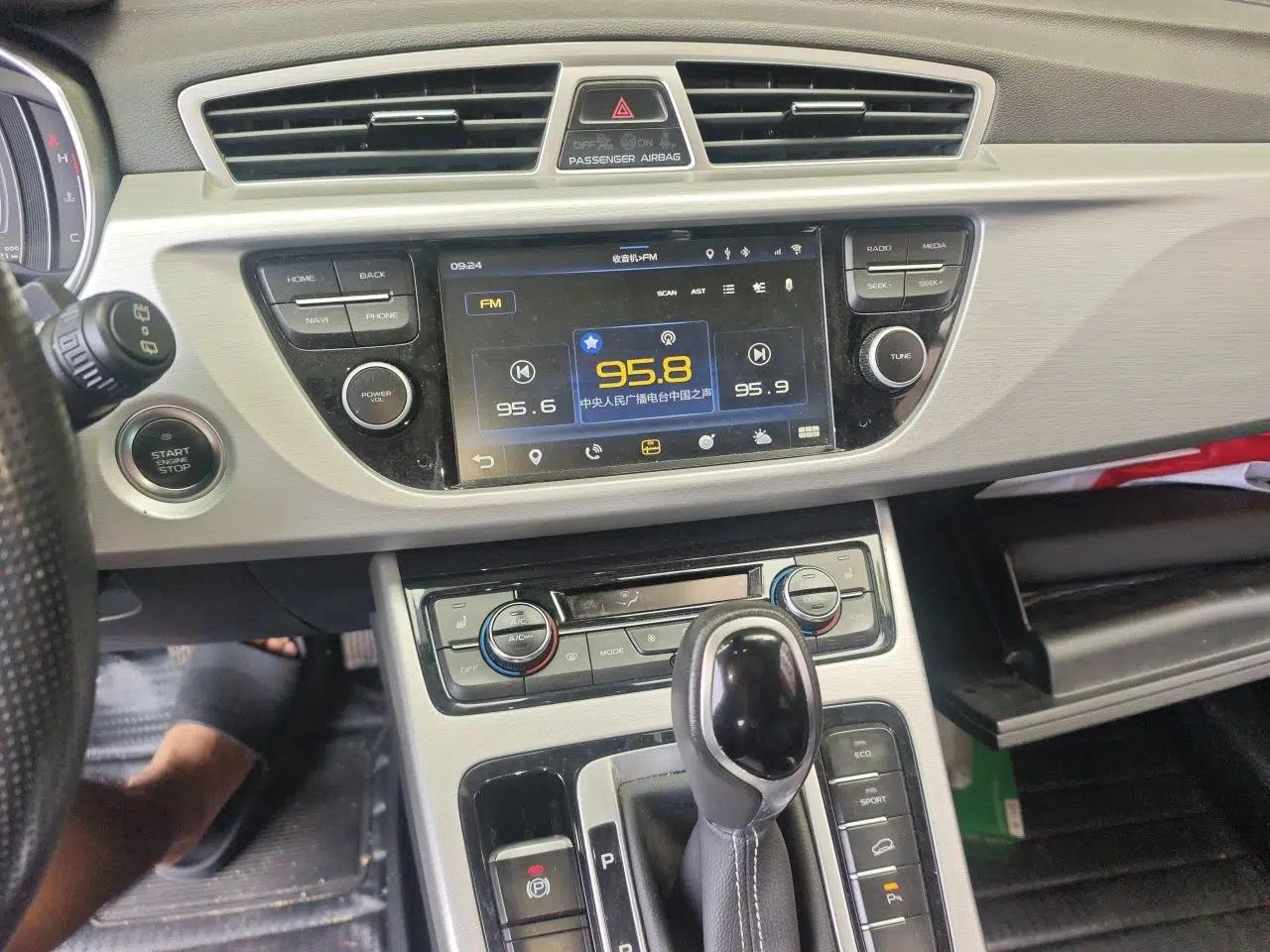 Geely Auto Emgrand X7 Sport 2016 1.8TD Automatic Smart Model — миниатюра 13