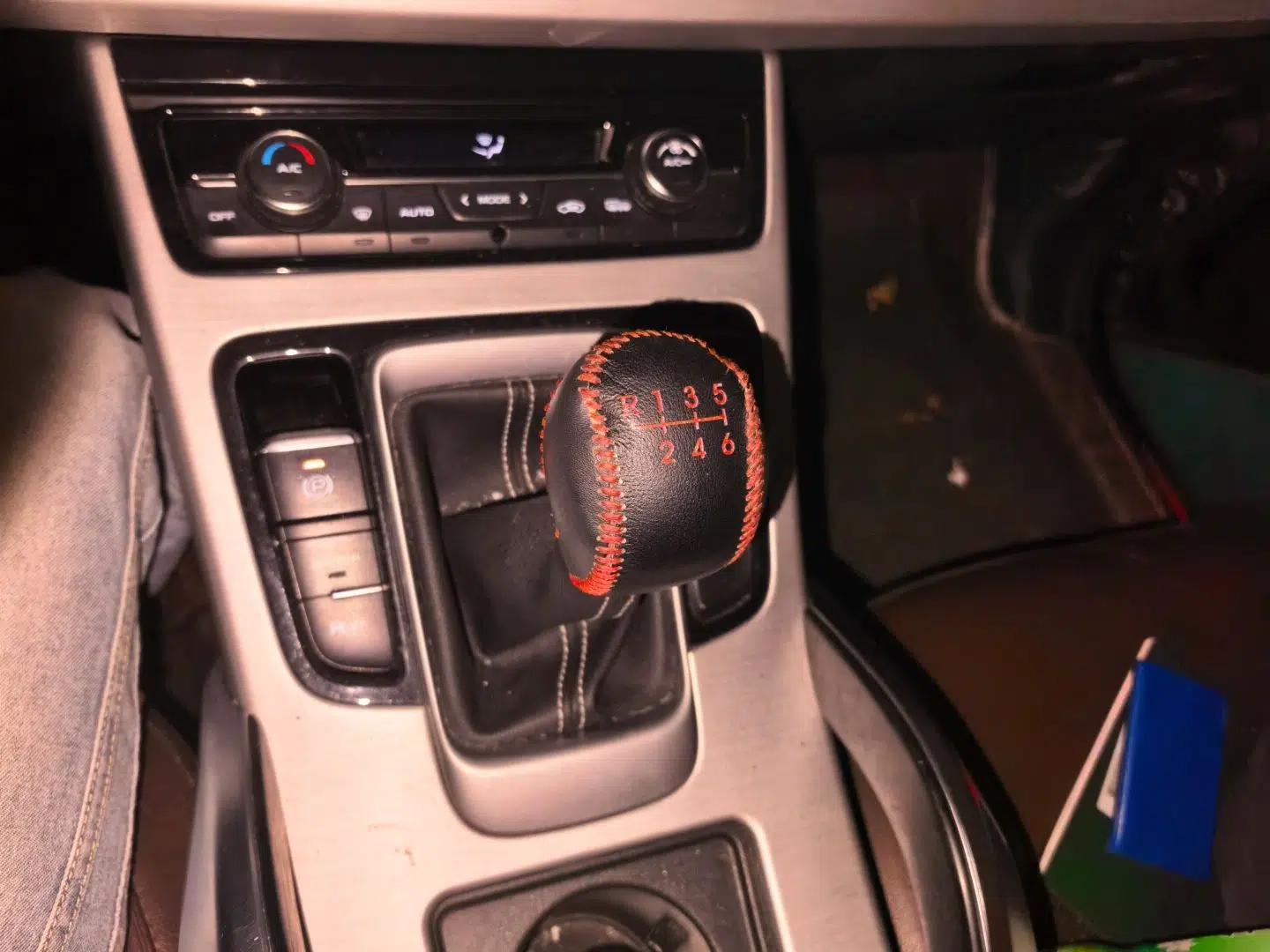 Geely Auto Emgrand X7 Sport 2016 2.0L Manual ZhiShang Version — миниатюра 14