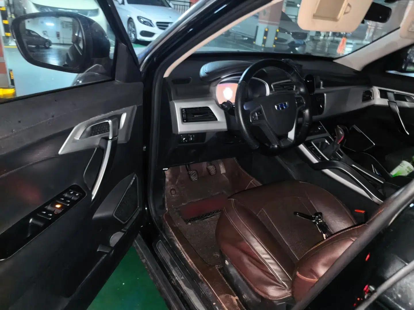 Geely Auto Emgrand X7 Sport 2016 2.0L Manual ZhiShang Version — миниатюра 16