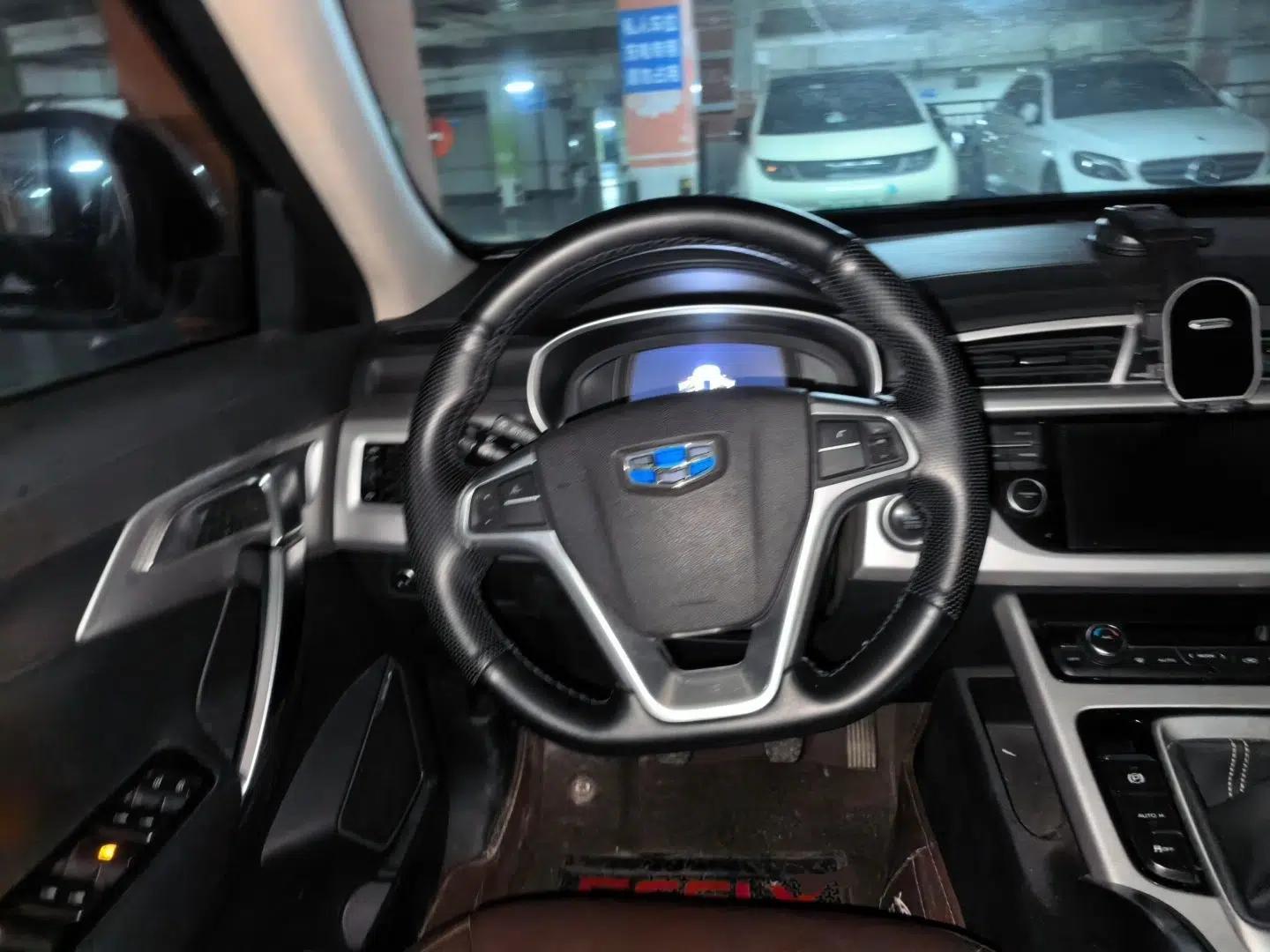 Geely Auto Emgrand X7 Sport 2016 2.0L Manual ZhiShang Version — миниатюра 10