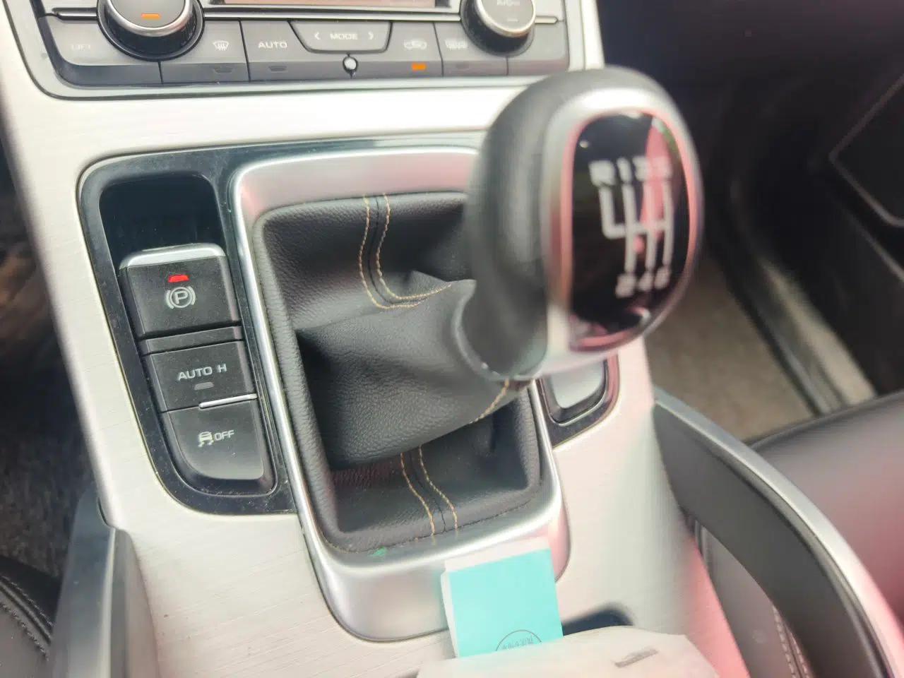 Geely Auto Emgrand X7 Sport 2016 2.0L Manual Smart Connect Version — миниатюра 14