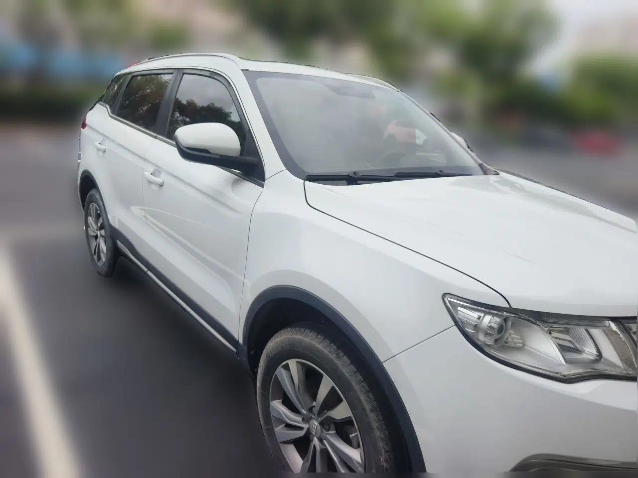 Geely Auto Emgrand X7 Sport 2016 2.0L Manual Smart Connect Version — миниатюра 3