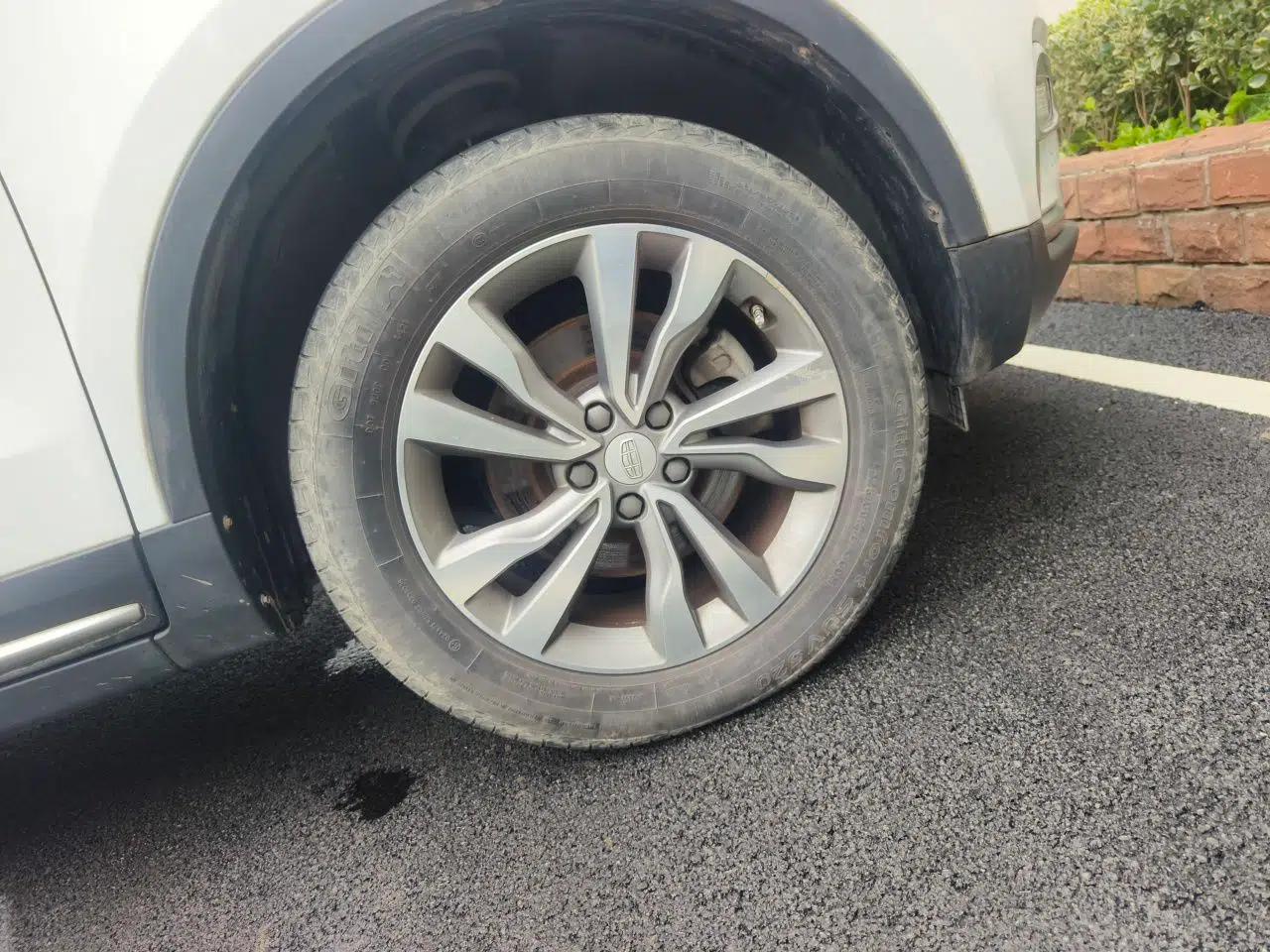 Geely Auto Emgrand X7 Sport 2016 2.0L Manual Smart Connect Version — миниатюра 8