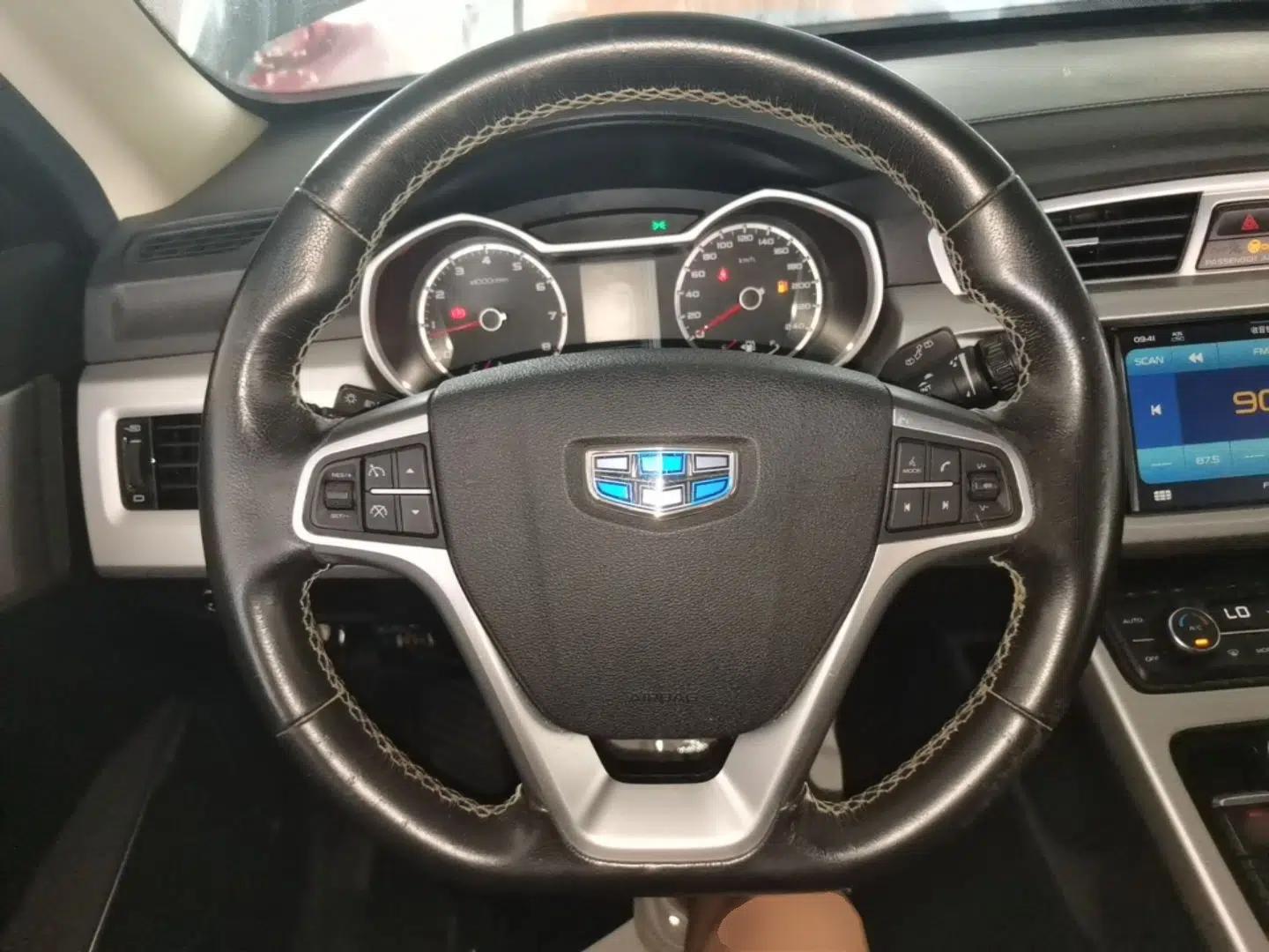 Geely Auto Emgrand X7 Sport 2016 1.8TD Automatic ZhiShang Model — миниатюра 13