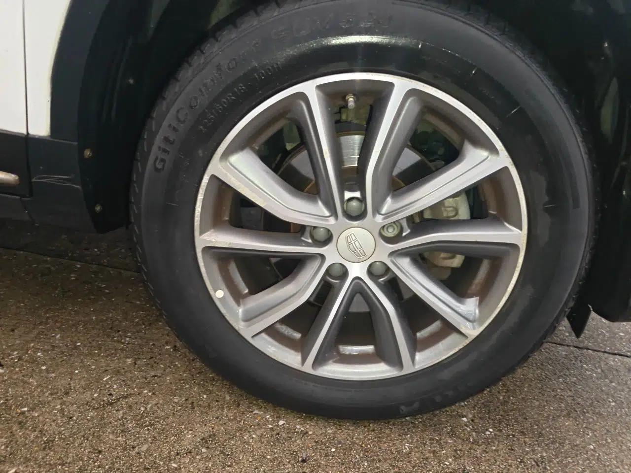 Geely Auto Emgrand X7 Sport 2018 2.0L Manual Two-Wheel Drive Zhiya Version — миниатюра 8