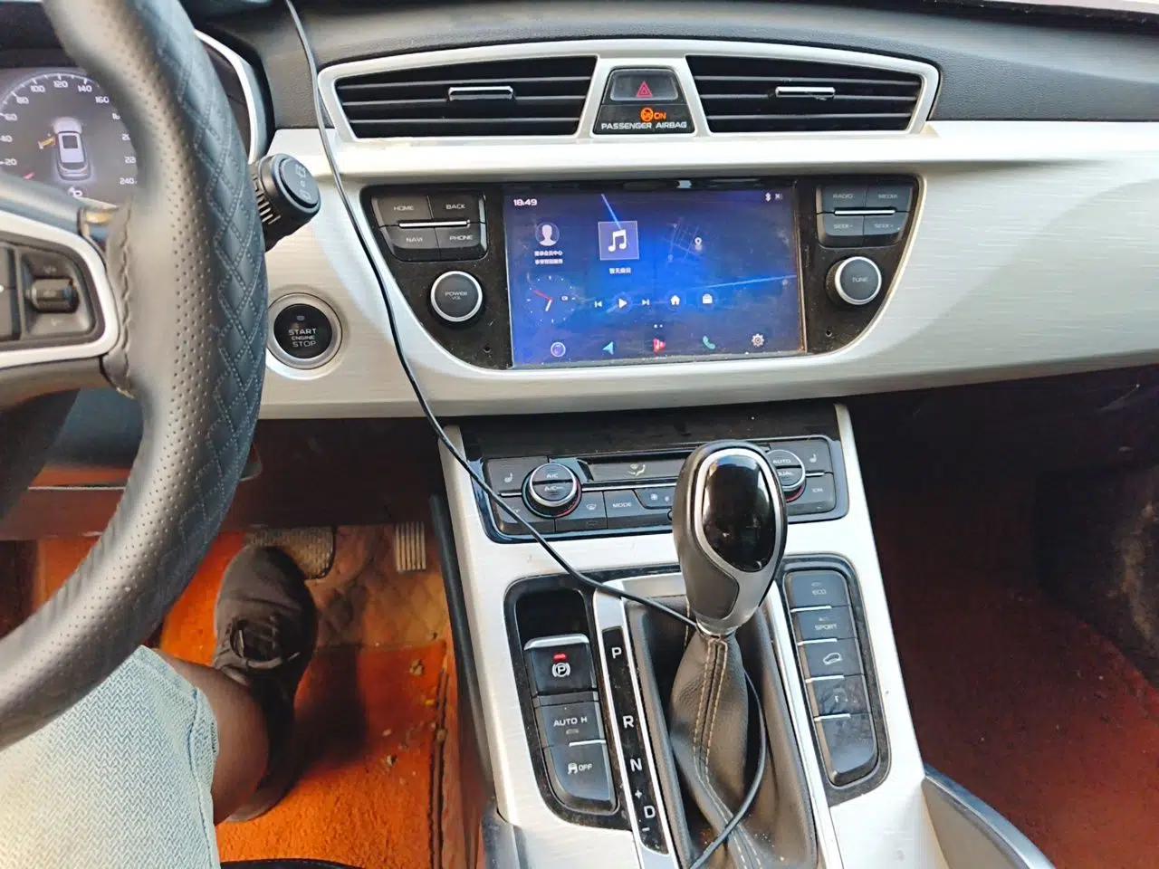 Geely Auto Emgrand X7 Sport 2018 1.8TD Automatic Two-Wheel Drive Smart Connect 4G Internet Edition — миниатюра 13