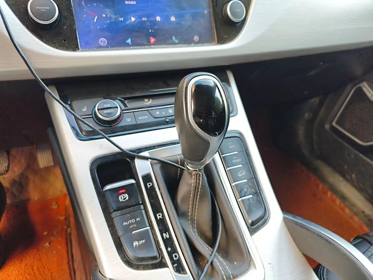 Geely Auto Emgrand X7 Sport 2018 1.8TD Automatic Two-Wheel Drive Smart Connect 4G Internet Edition — миниатюра 14