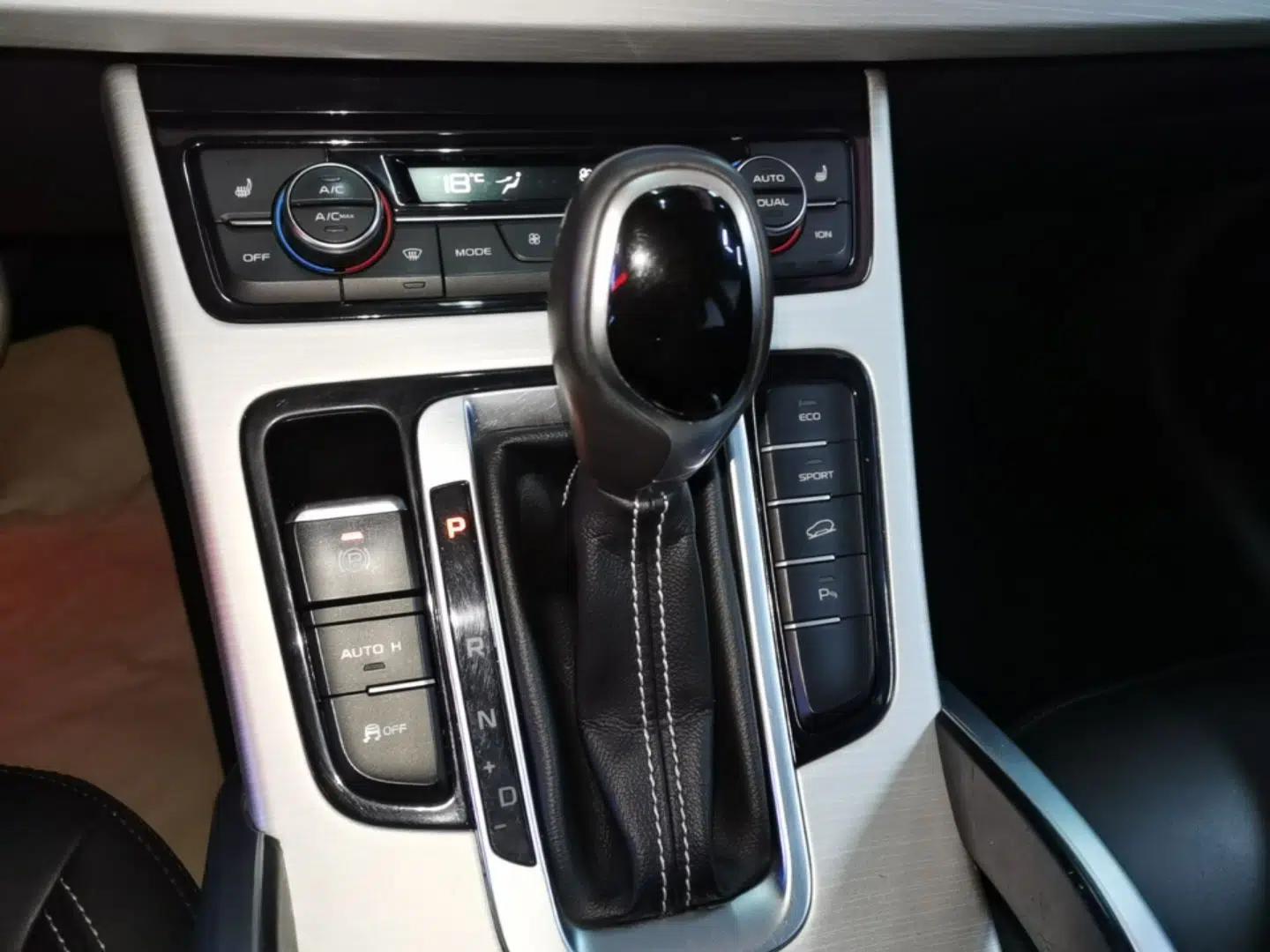 Geely Auto Emgrand X7 Sport 2018 1.8TD Automatic Two-Wheel Drive Smart Connect 4G Internet Edition — миниатюра 16