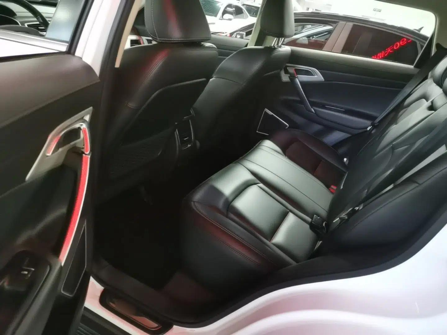 Geely Auto Emgrand X7 Sport 2018 1.8TD Automatic Two-Wheel Drive Smart Connect 4G Internet Edition — миниатюра 20