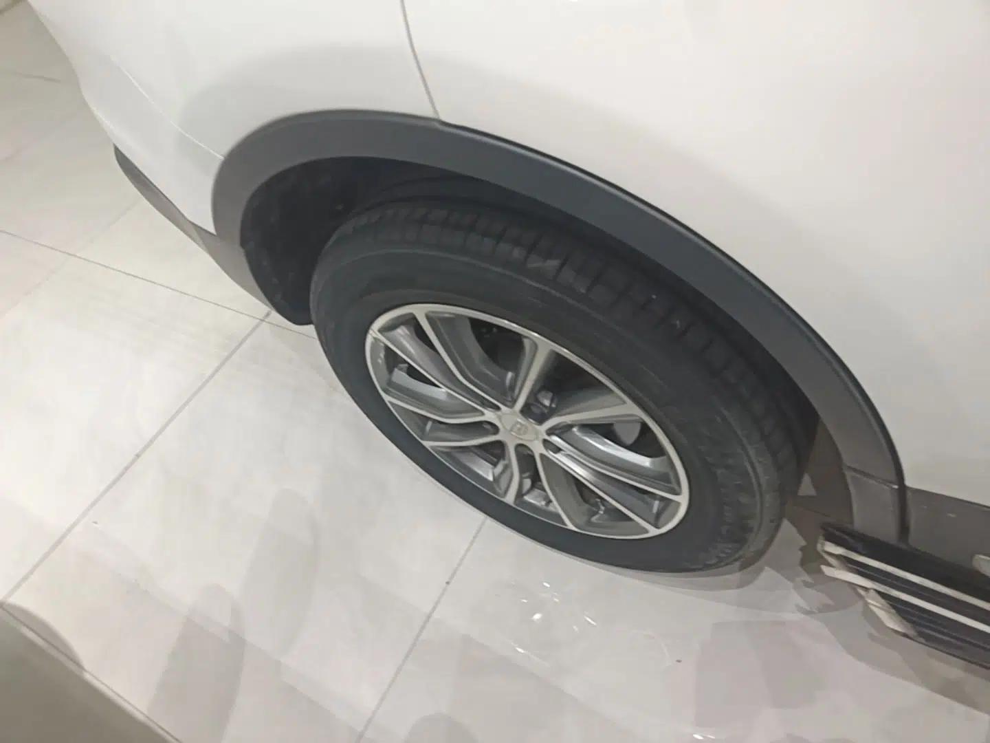 Geely Auto Emgrand X7 Sport 2018 1.8TD Automatic Two-Wheel Drive Zhiya Model — миниатюра 11