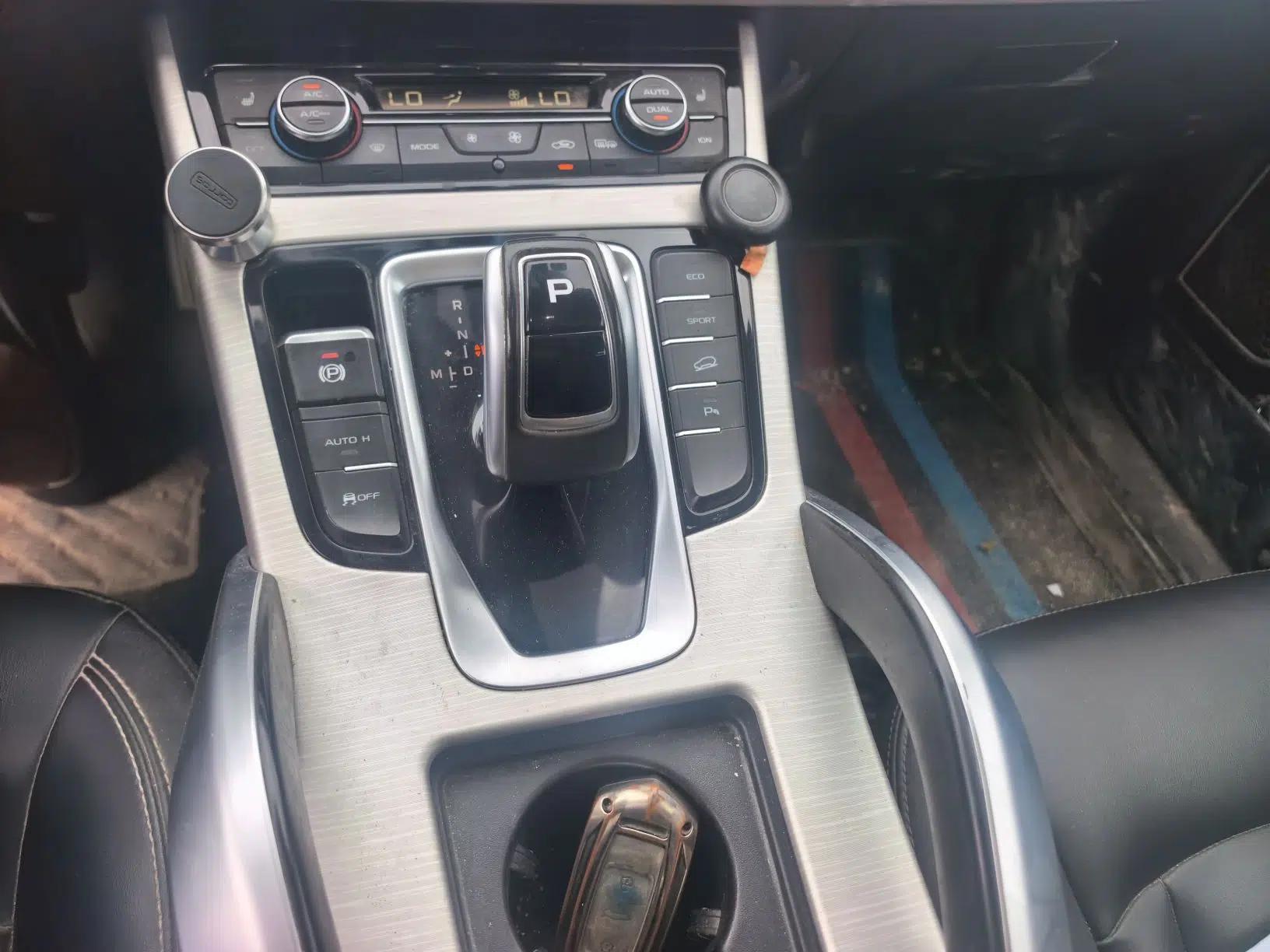 Geely Auto Emgrand X7 Sport 2018 1.8TD Automatic Two-Wheel Drive Smart Connect 4G Internet Edition — миниатюра 14