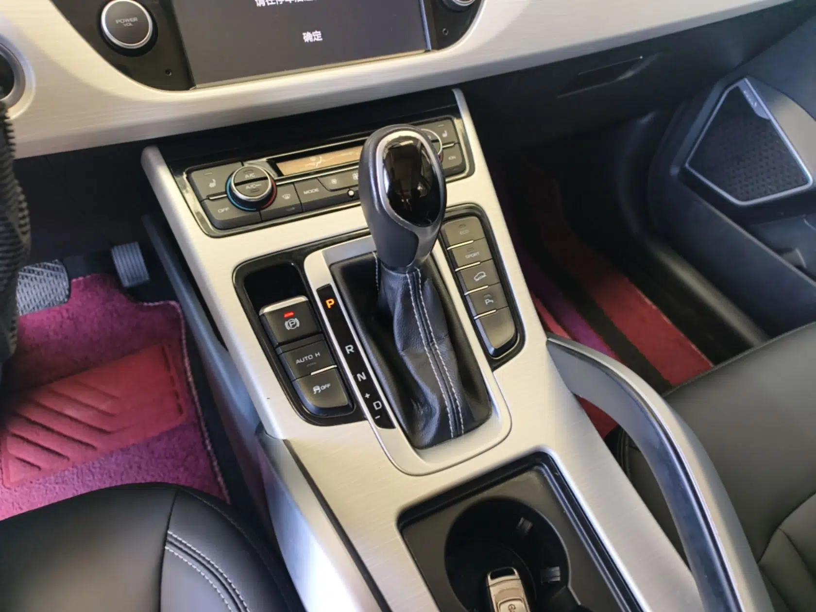Geely Auto Emgrand X7 Sport 2018 1.8TD Automatic Two-Wheel Drive Smart Connect 4G Internet Edition — миниатюра 21