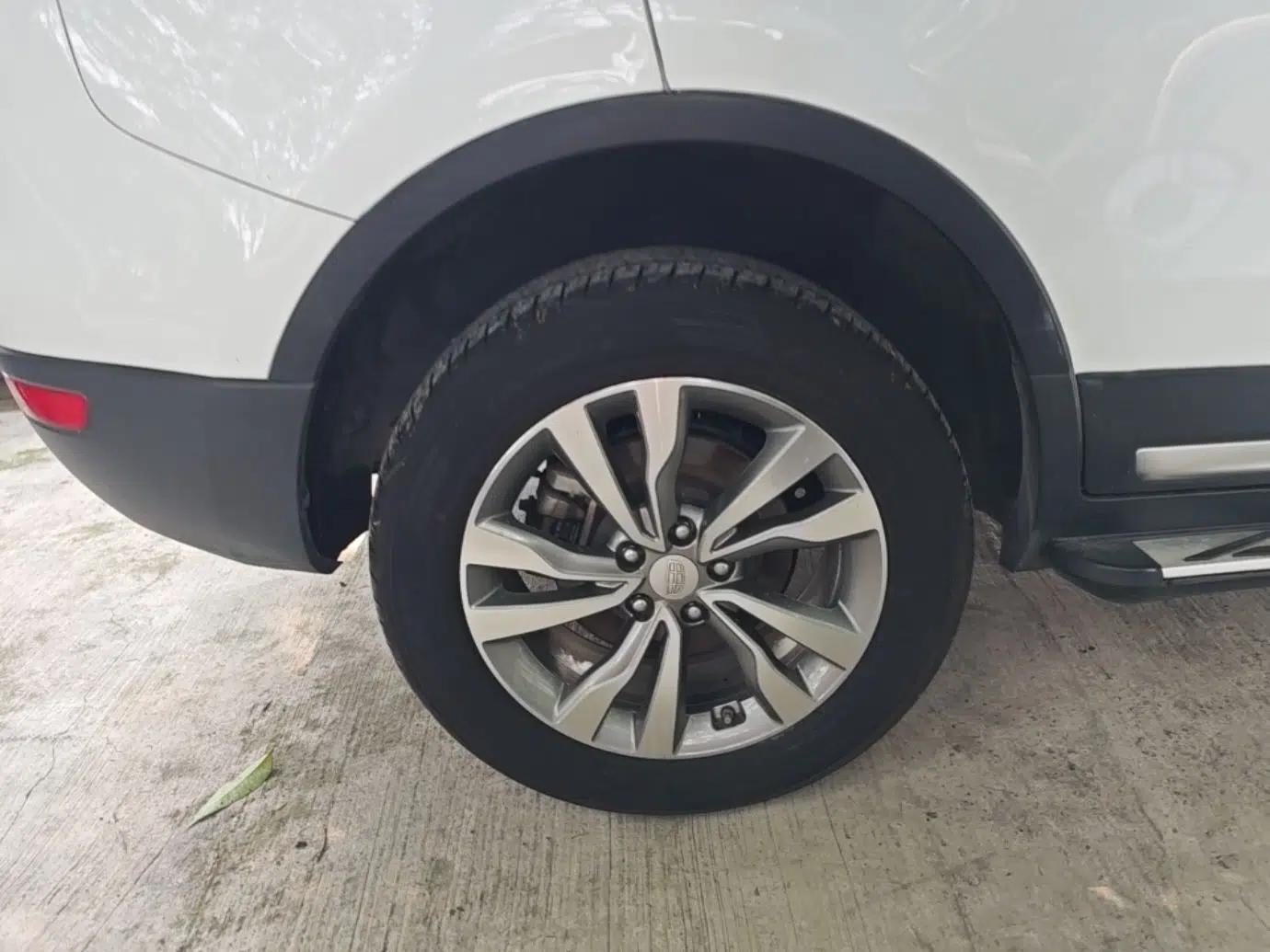 Geely Auto Emgrand X7 Sport 2016 1.8TD Automatic All-Wheel-Drive ZhiZun Edition — миниатюра 11