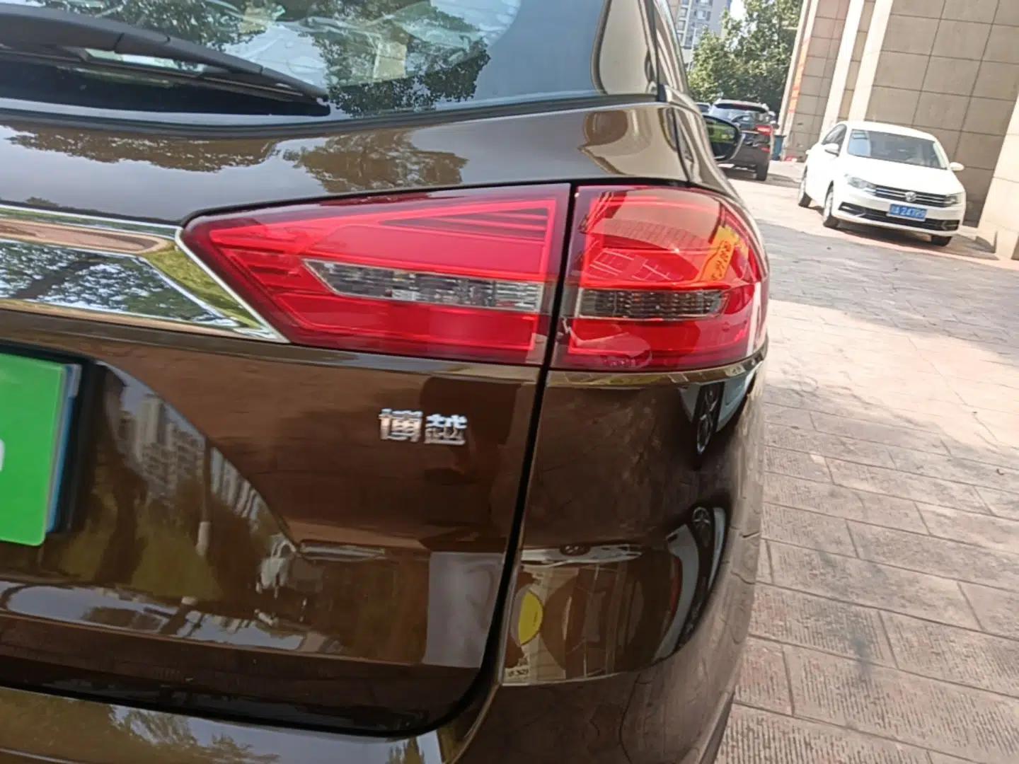 Geely Auto Emgrand X7 Sport 2016 1.8TD Automatic ZhiZun Version — миниатюра 9