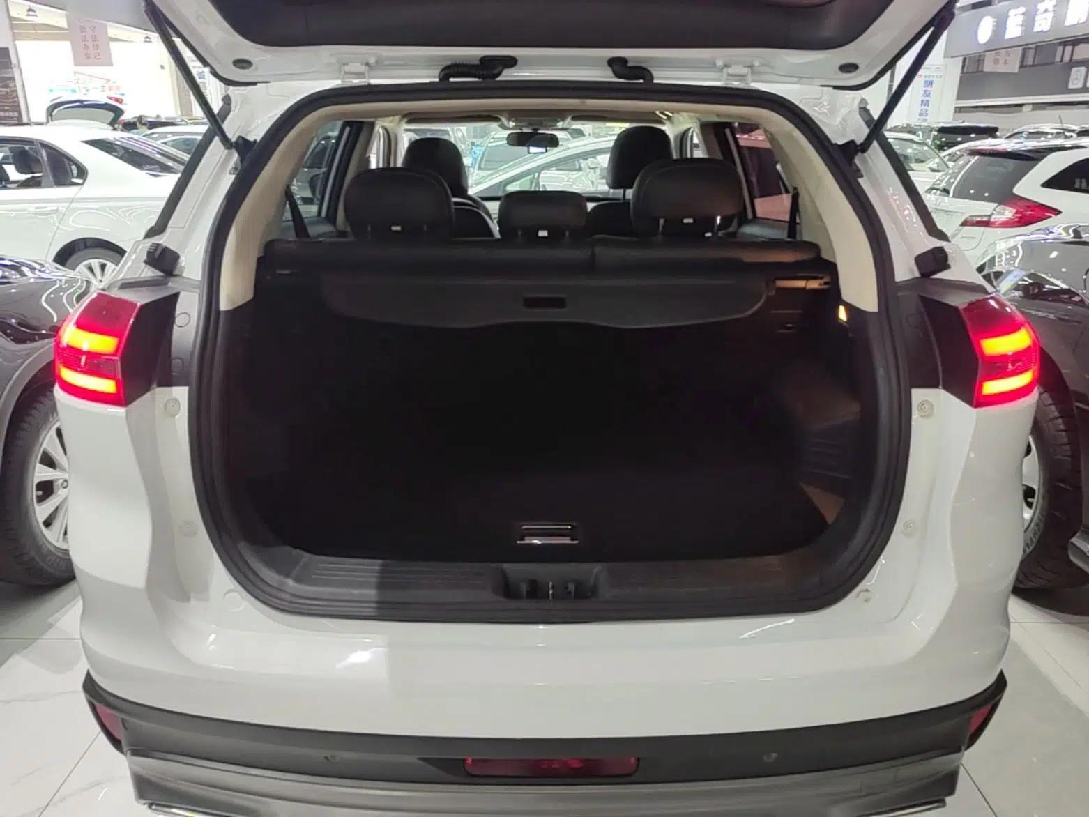 Geely Auto Emgrand X7 Sport 2018 1.8TD Automatic Two-Wheel Drive Smart Connect 4G Internet Edition — миниатюра 22