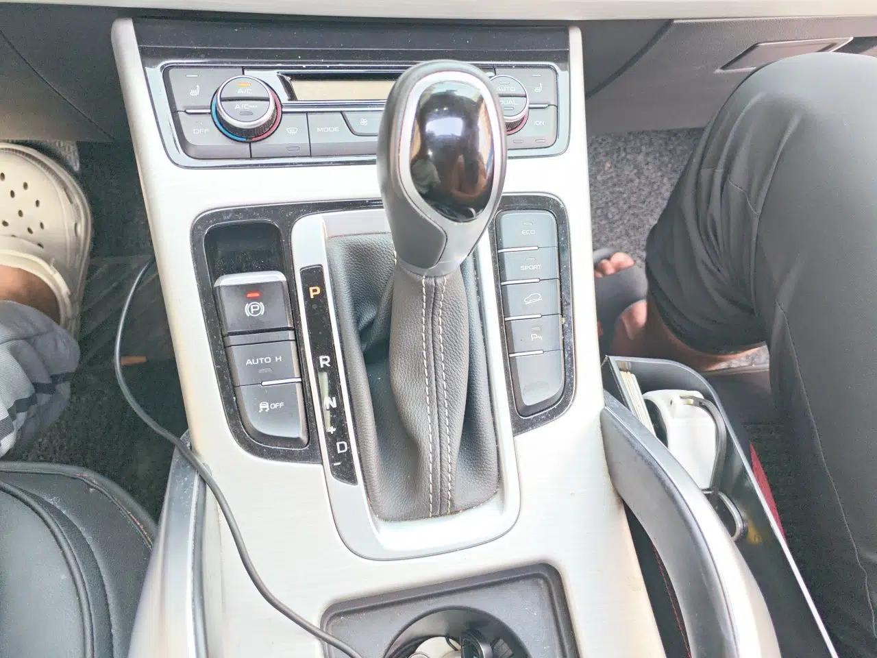 Geely Auto Emgrand X7 Sport 2018 1.8TD Automatic Two-Wheel Drive Smart Connect 4G Internet Edition — миниатюра 14