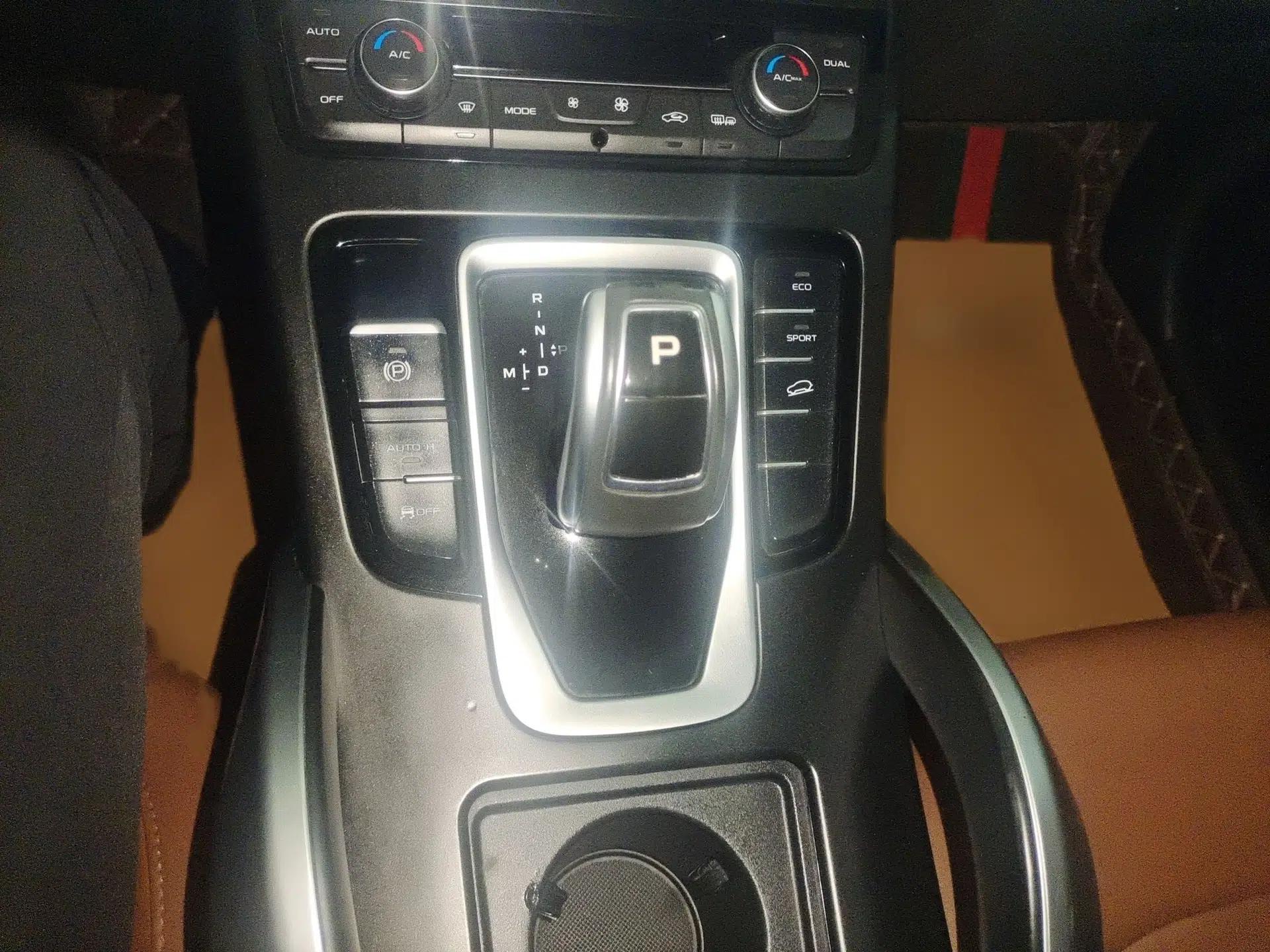 Geely Auto Emgrand X7 Sport 2021 1.8TD DCT Two-Wheel Drive Asian Games Comfort Edition — миниатюра 12