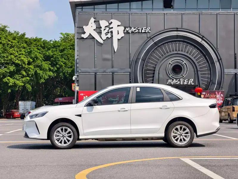 Sylphy EV 2024 Comfortline Edition — миниатюра 4