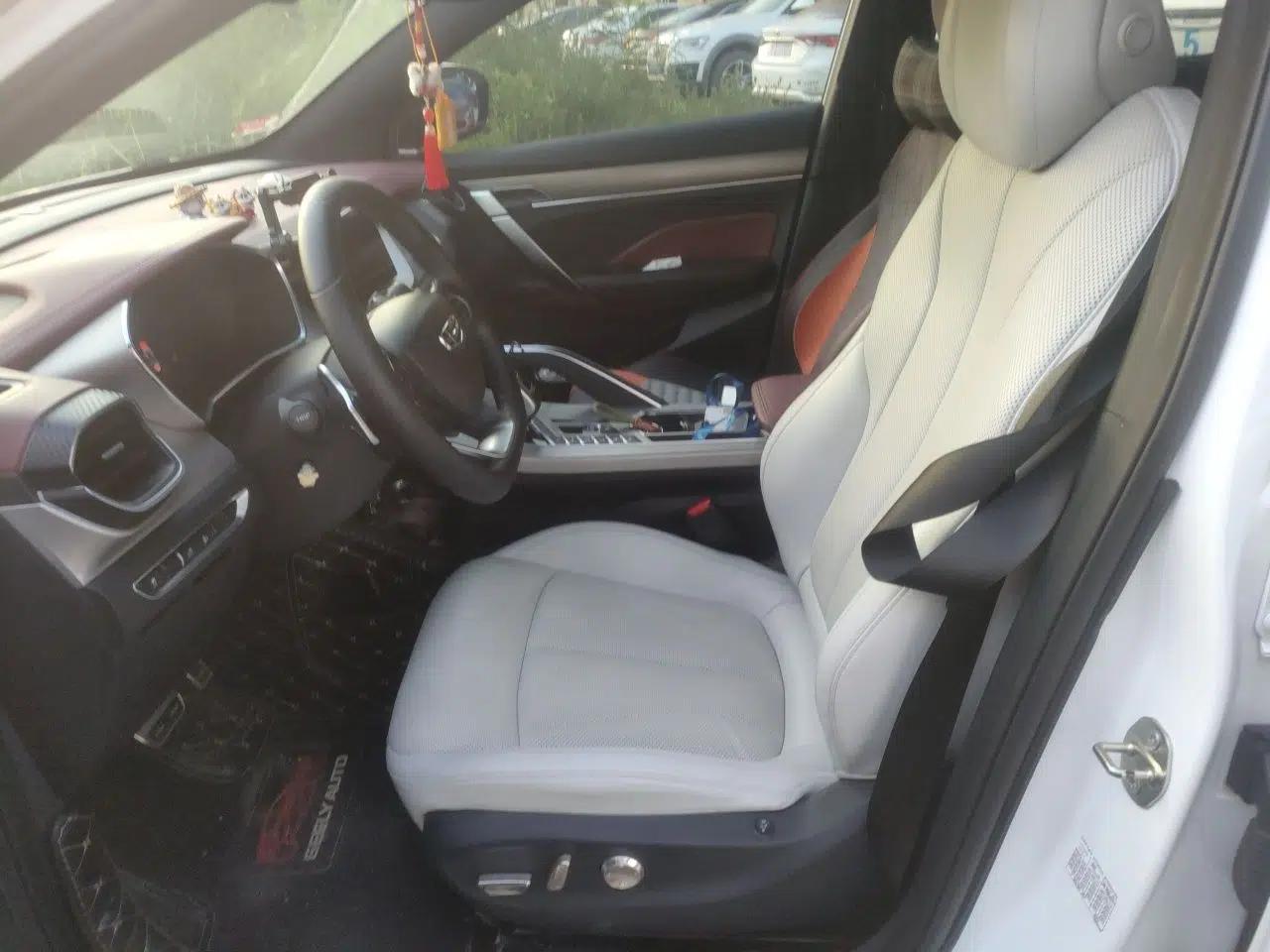 Geely Auto Coolray 2019 Sport Model 260T DCT Battle China V Standard — миниатюра 16