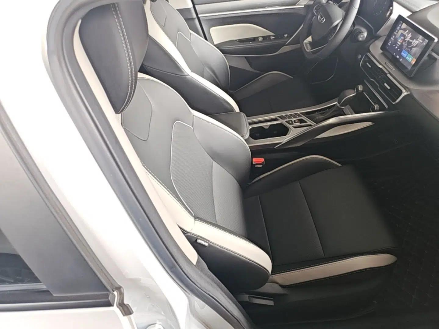 Geely Auto Coolray 2020 PRO 240T DCT Hunter — миниатюра 24