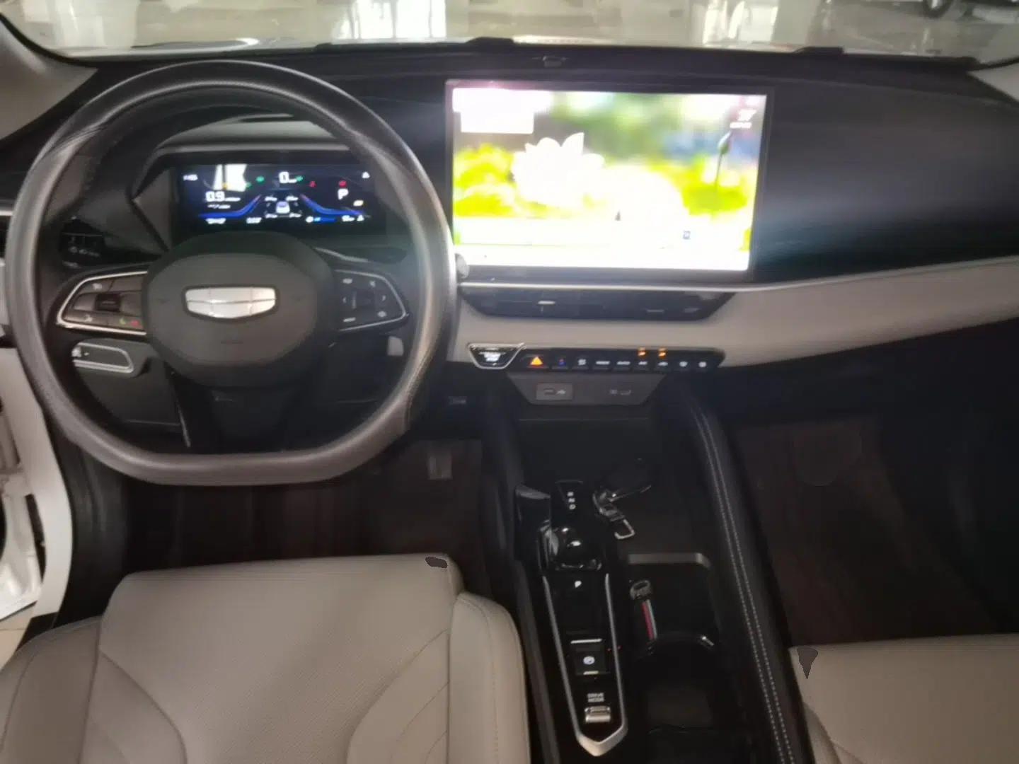 Geely Auto Coolray 2025 Bin Yue L 1.5TD DCT Star Diamond — миниатюра 12