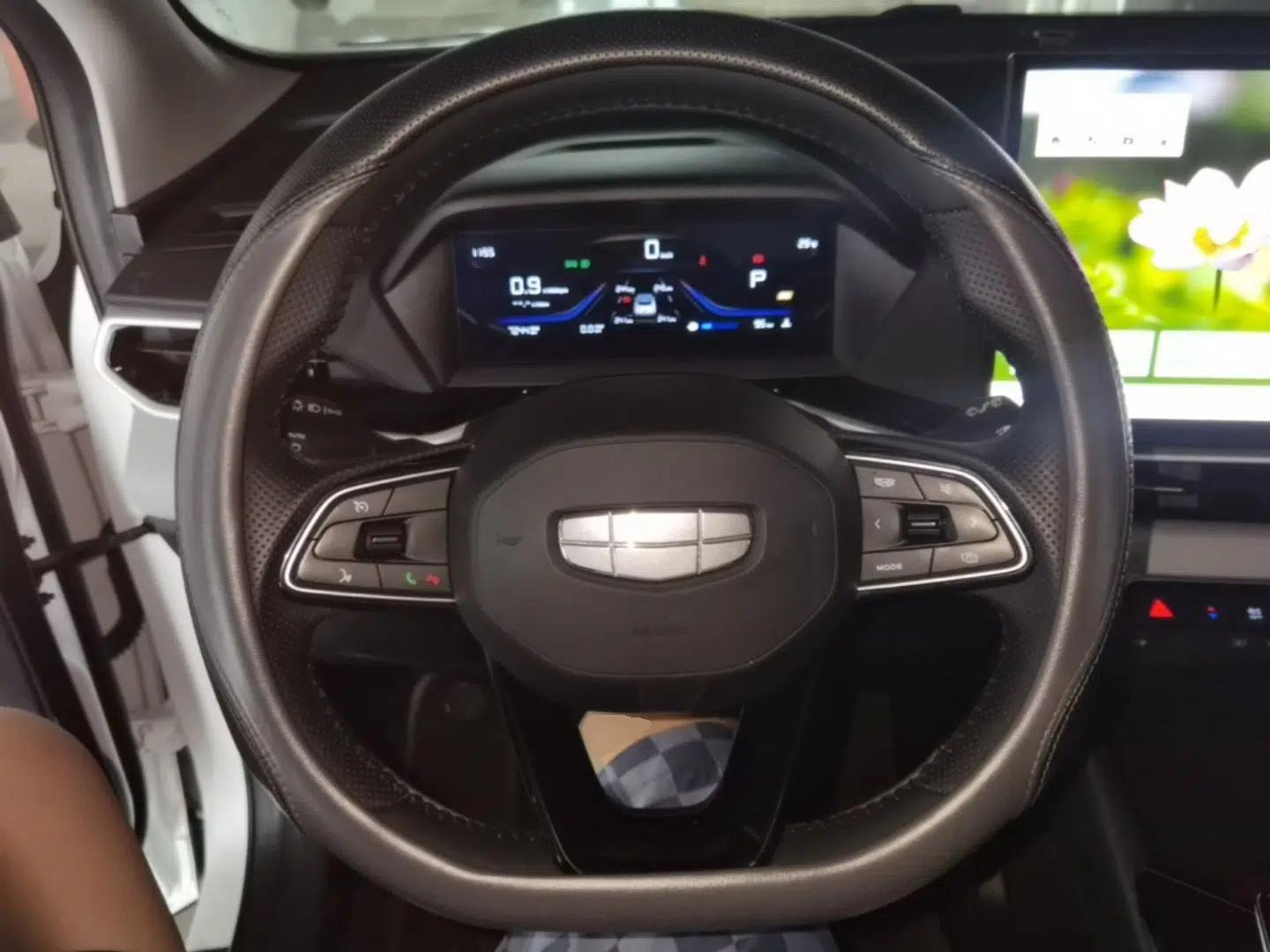 Geely Auto Coolray 2025 Bin Yue L 1.5TD DCT Star Diamond — миниатюра 13
