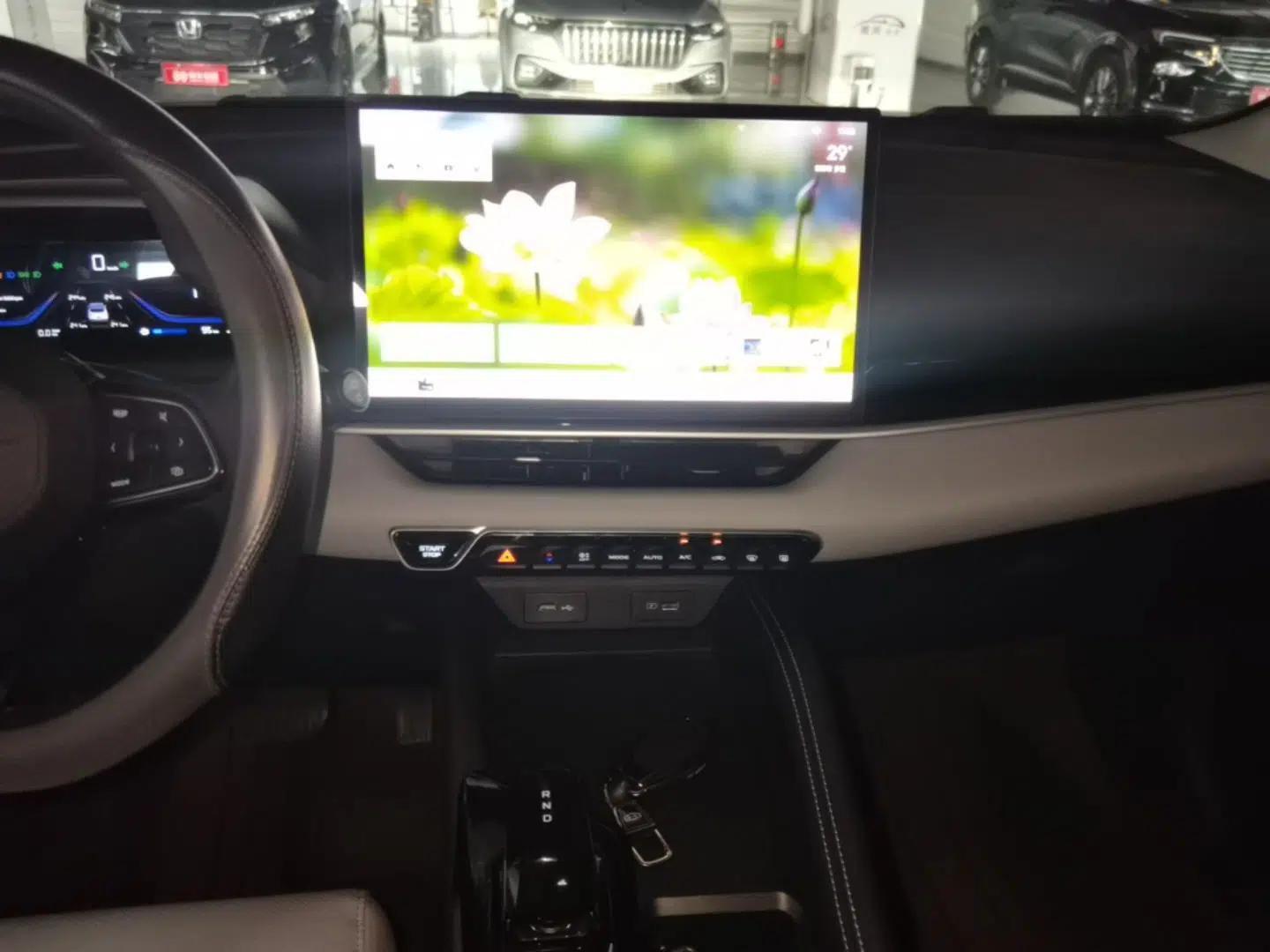 Geely Auto Coolray 2025 Bin Yue L 1.5TD DCT Star Diamond — миниатюра 15