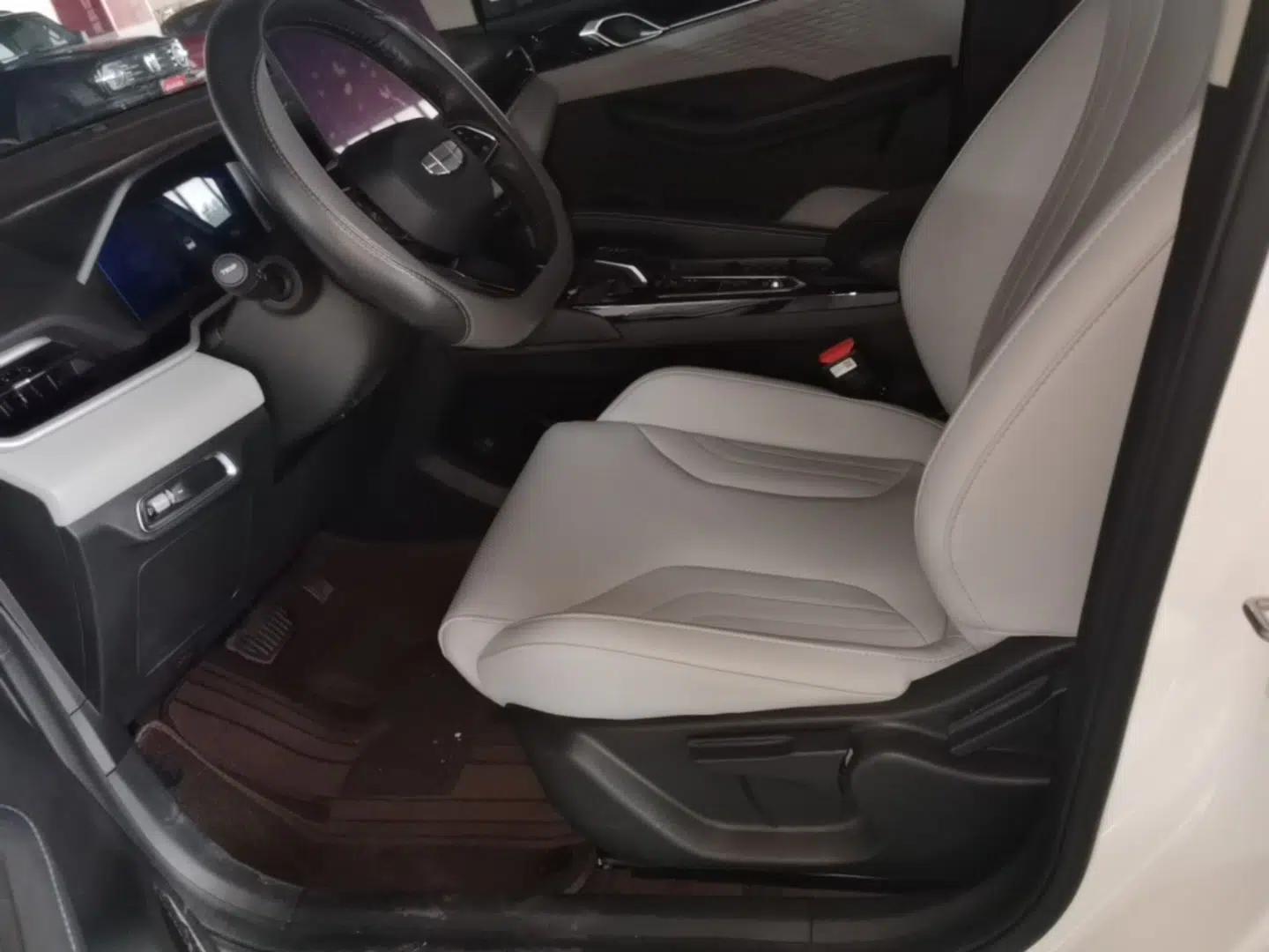 Geely Auto Coolray 2025 Bin Yue L 1.5TD DCT Star Diamond — миниатюра 17