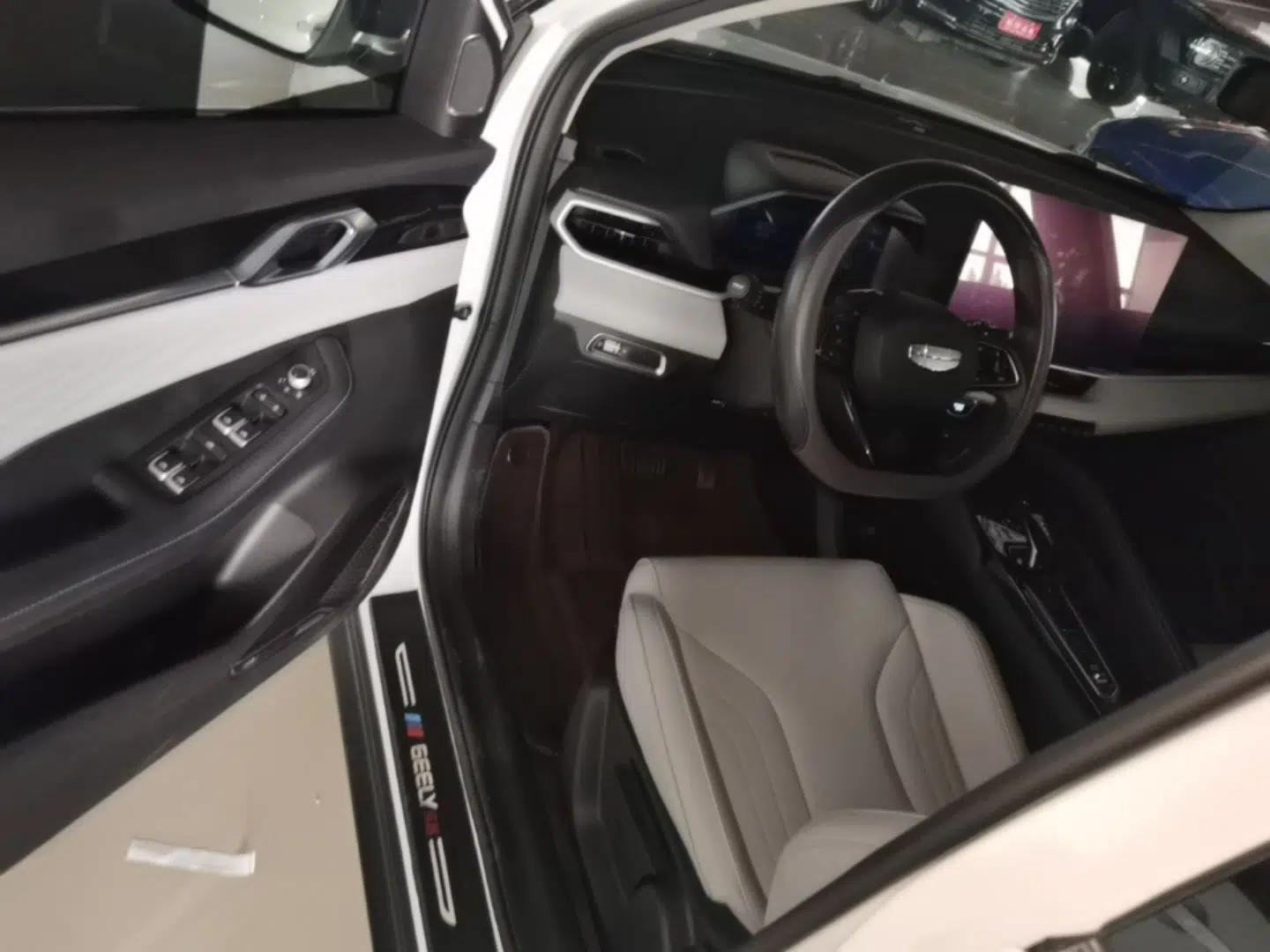 Geely Auto Coolray 2025 Bin Yue L 1.5TD DCT Star Diamond — миниатюра 18