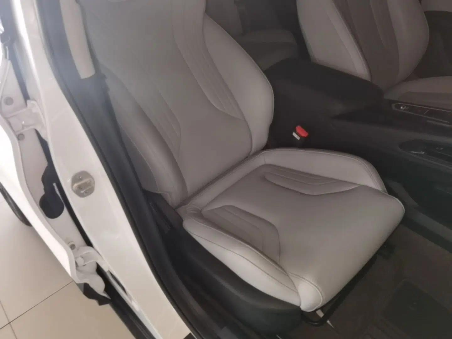 Geely Auto Coolray 2025 Bin Yue L 1.5TD DCT Star Diamond — миниатюра 19