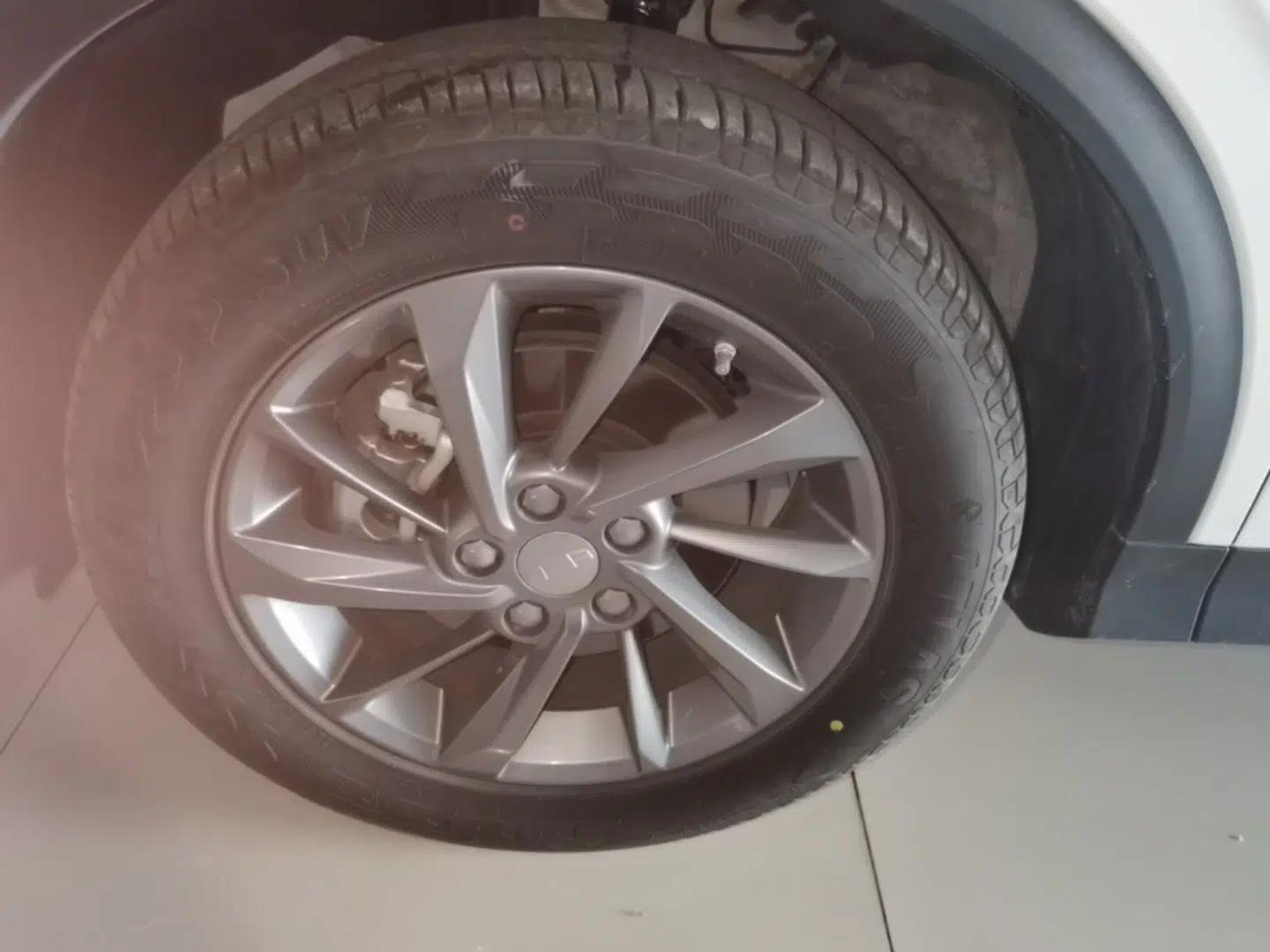 Geely Auto Coolray 2025 Bin Yue L 1.5TD DCT Star Diamond — миниатюра 10