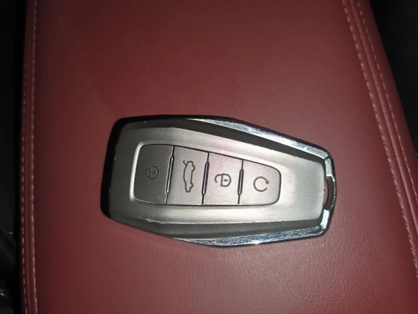Geely Auto Coolray 2020 PRO 260T DCT Knight — миниатюра 28