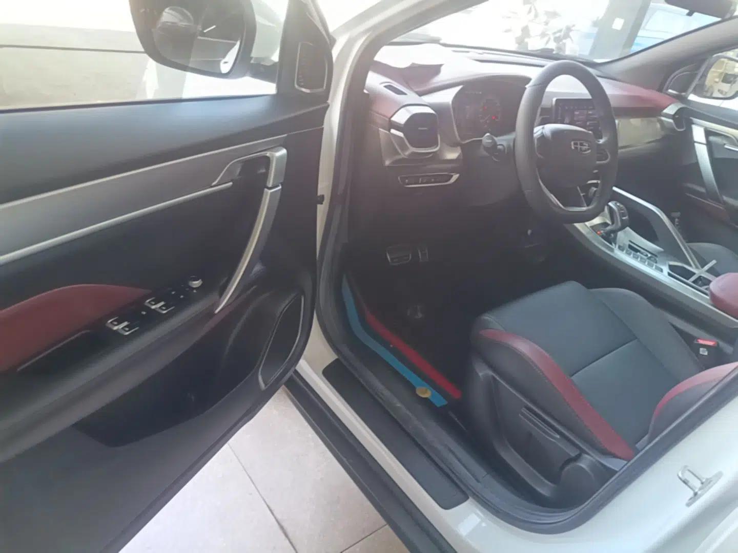 Geely Auto Coolray 2020 PRO 260T DCT Knight — миниатюра 23