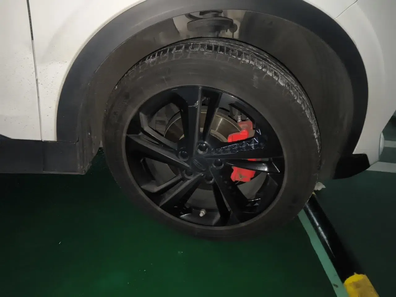 Geely Auto Coolray 2022 Bin Yue COOL 1.5TD DCT Hot Engine Edition — миниатюра 5